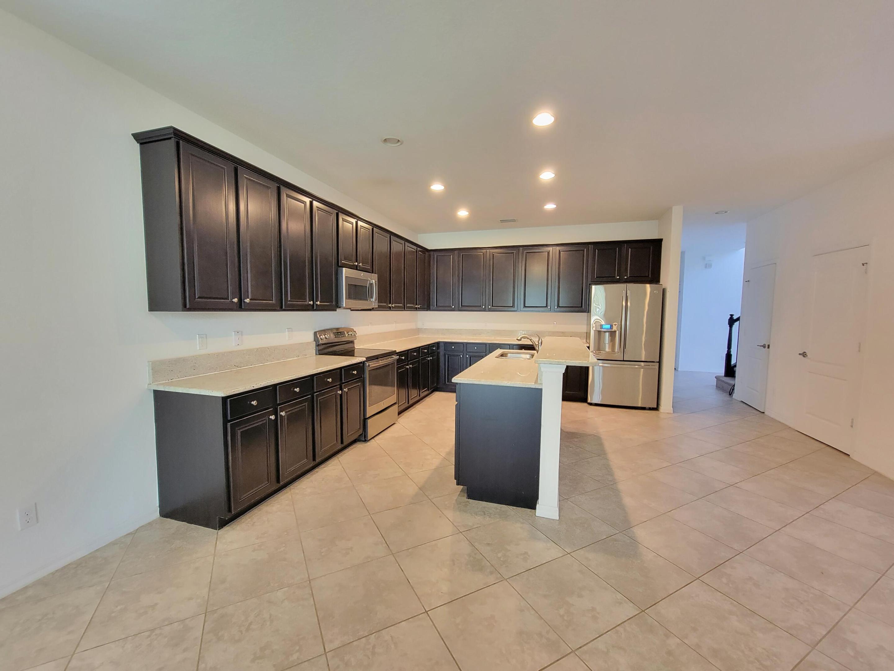 LOXAHATCHEE RESERVE NORTH - Residential Lease
