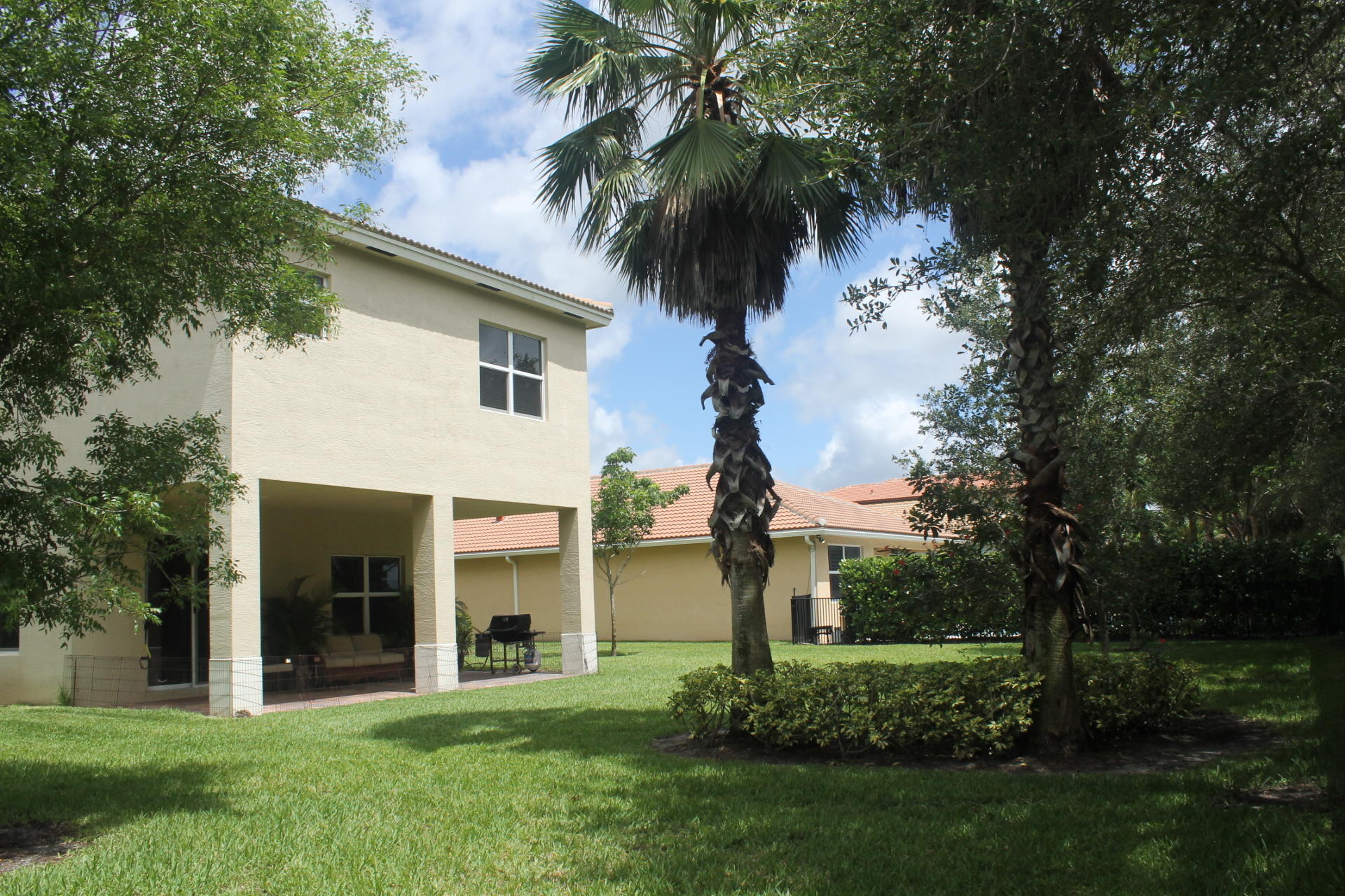 LOXAHATCHEE RESERVE NORTH - Residential Lease