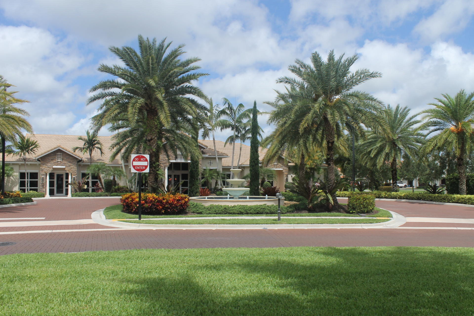 LOXAHATCHEE RESERVE NORTH - Residential Lease