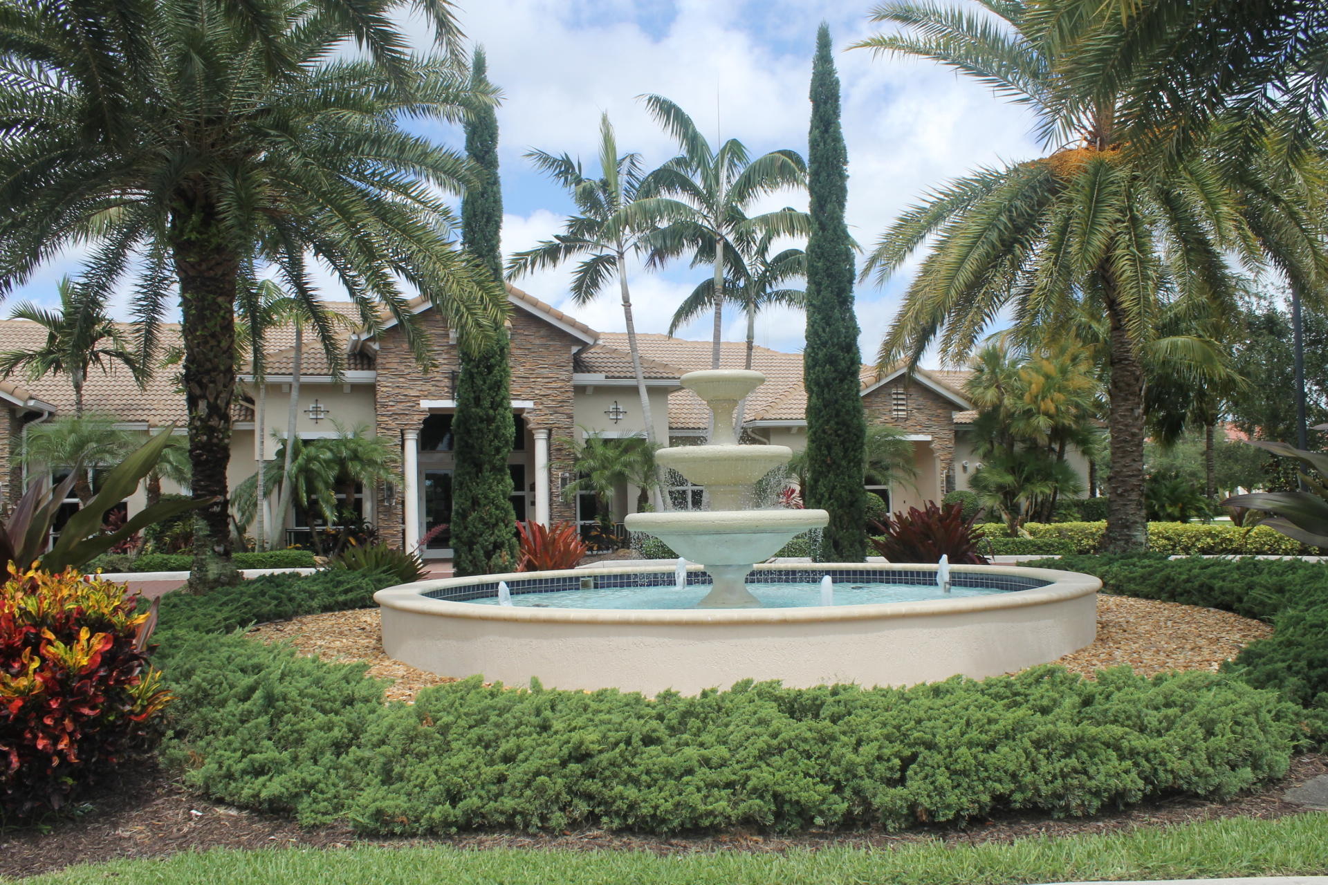 LOXAHATCHEE RESERVE NORTH - Residential Lease