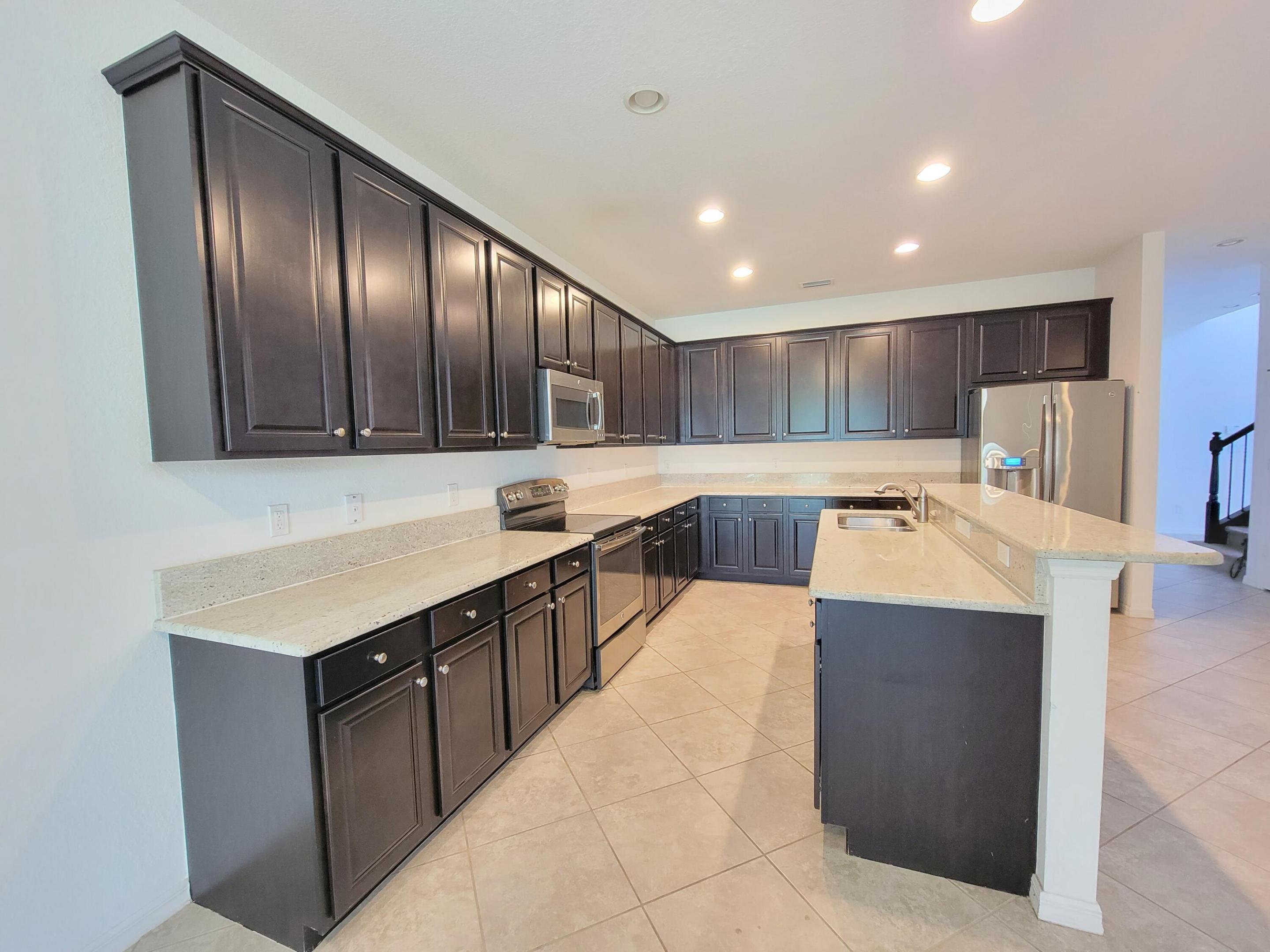 LOXAHATCHEE RESERVE NORTH - Residential Lease
