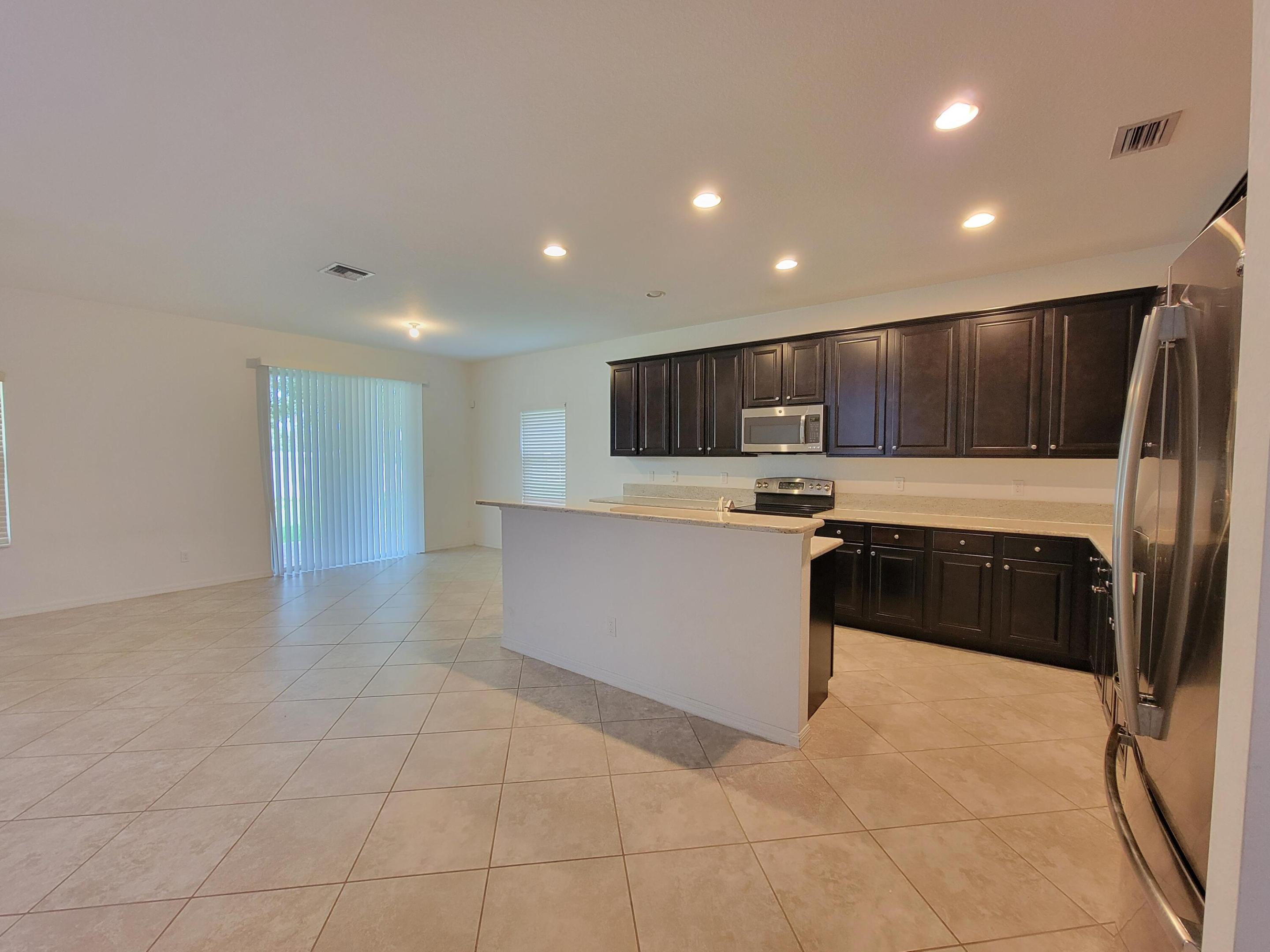 LOXAHATCHEE RESERVE NORTH - Residential Lease