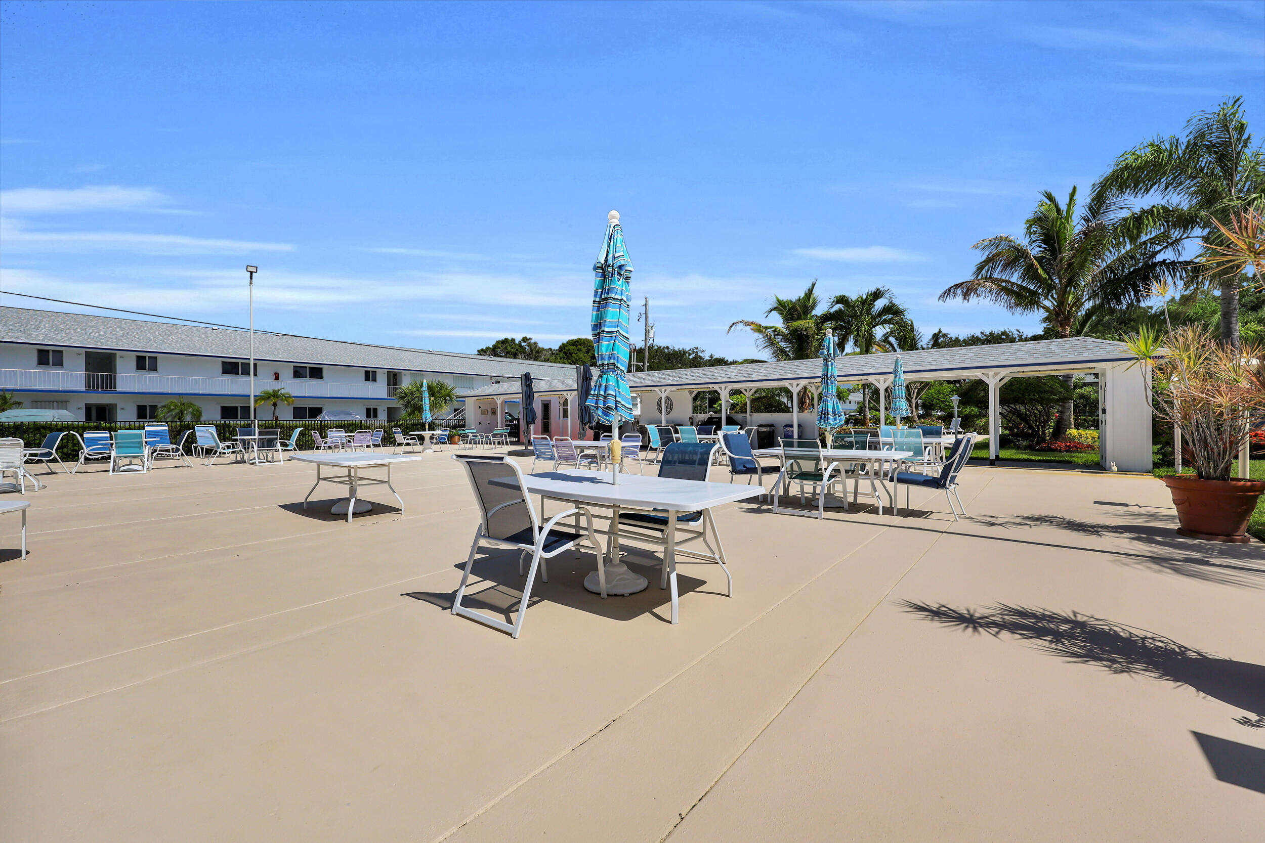 TEQUESTA GARDEN CONDO 6 - Residential
