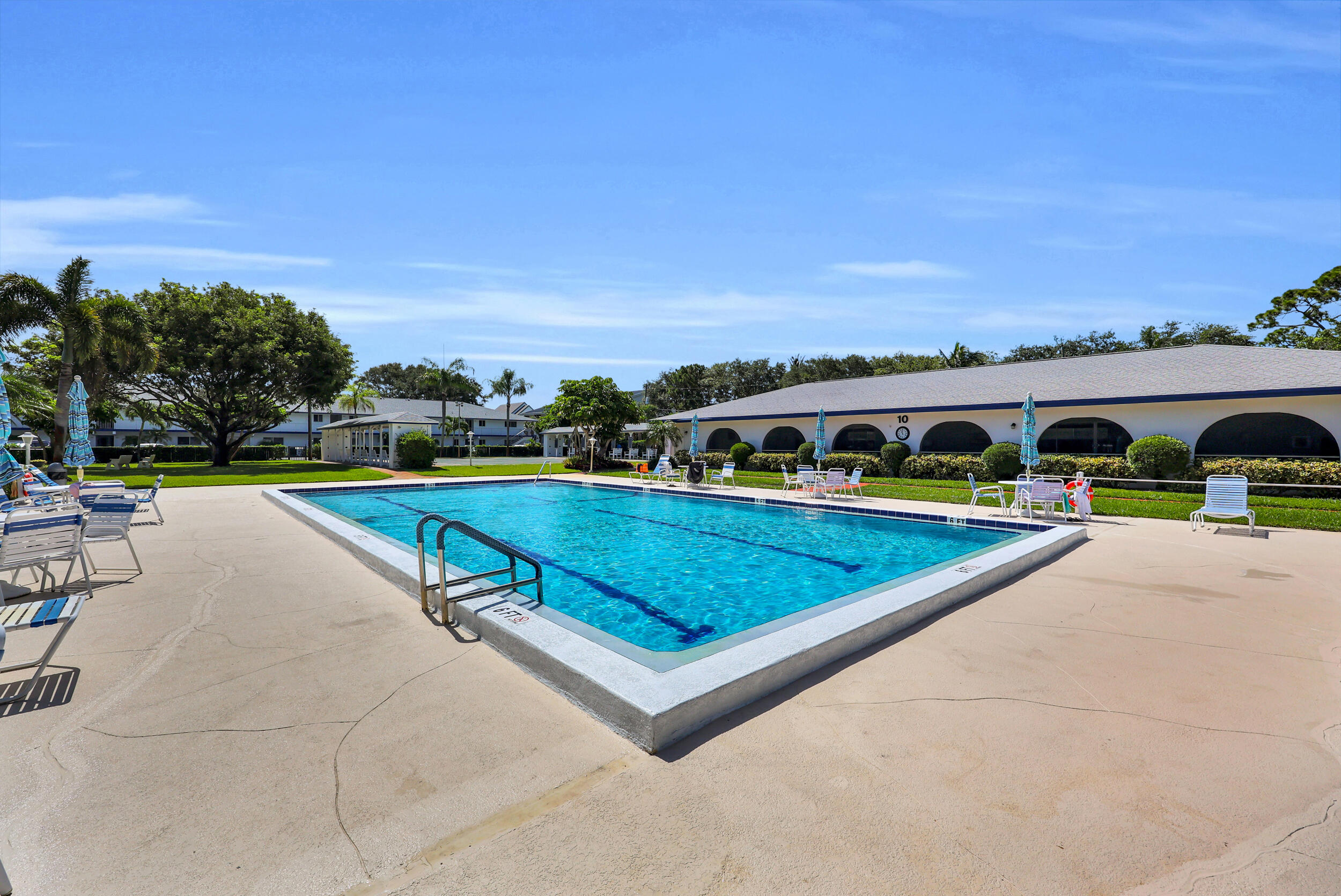 TEQUESTA GARDEN CONDO 6 - Residential