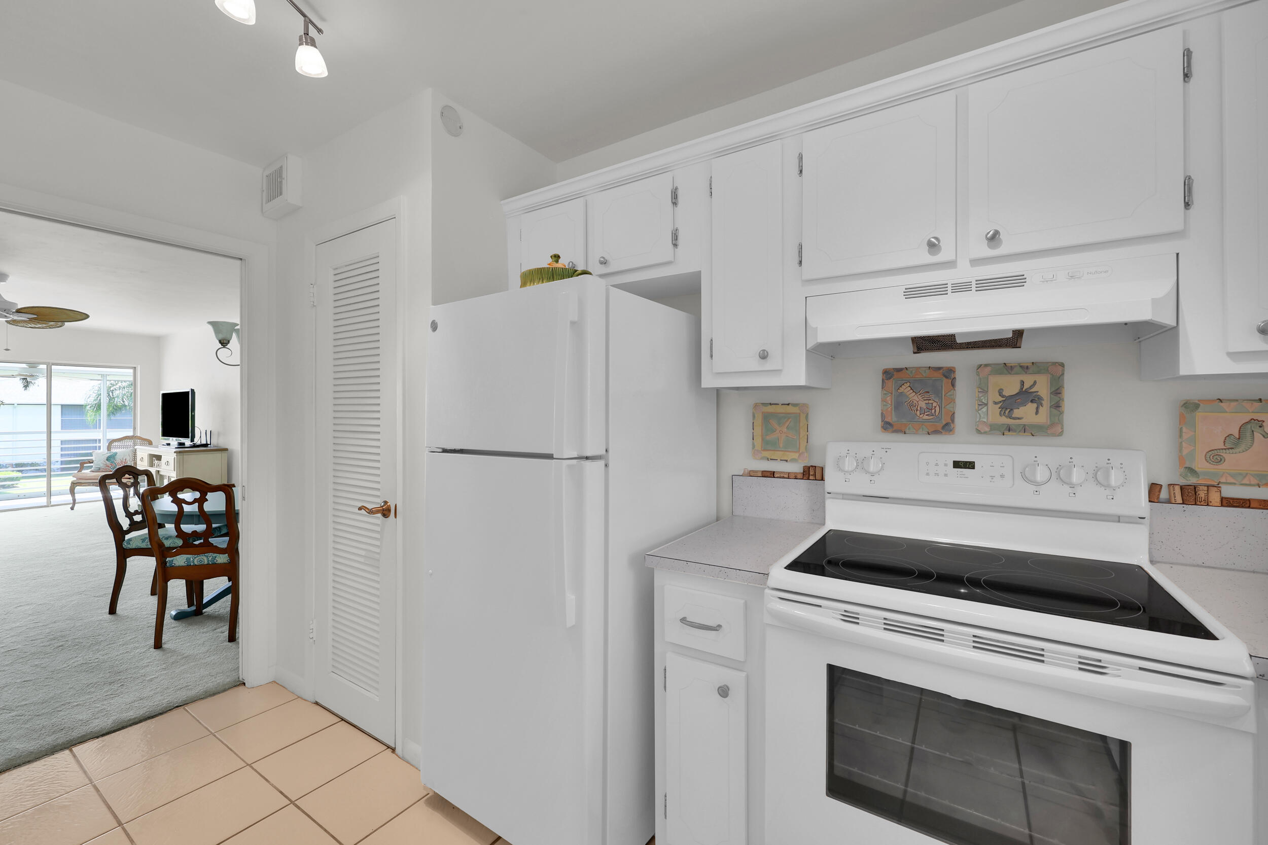 TEQUESTA GARDEN CONDO 6 - Residential