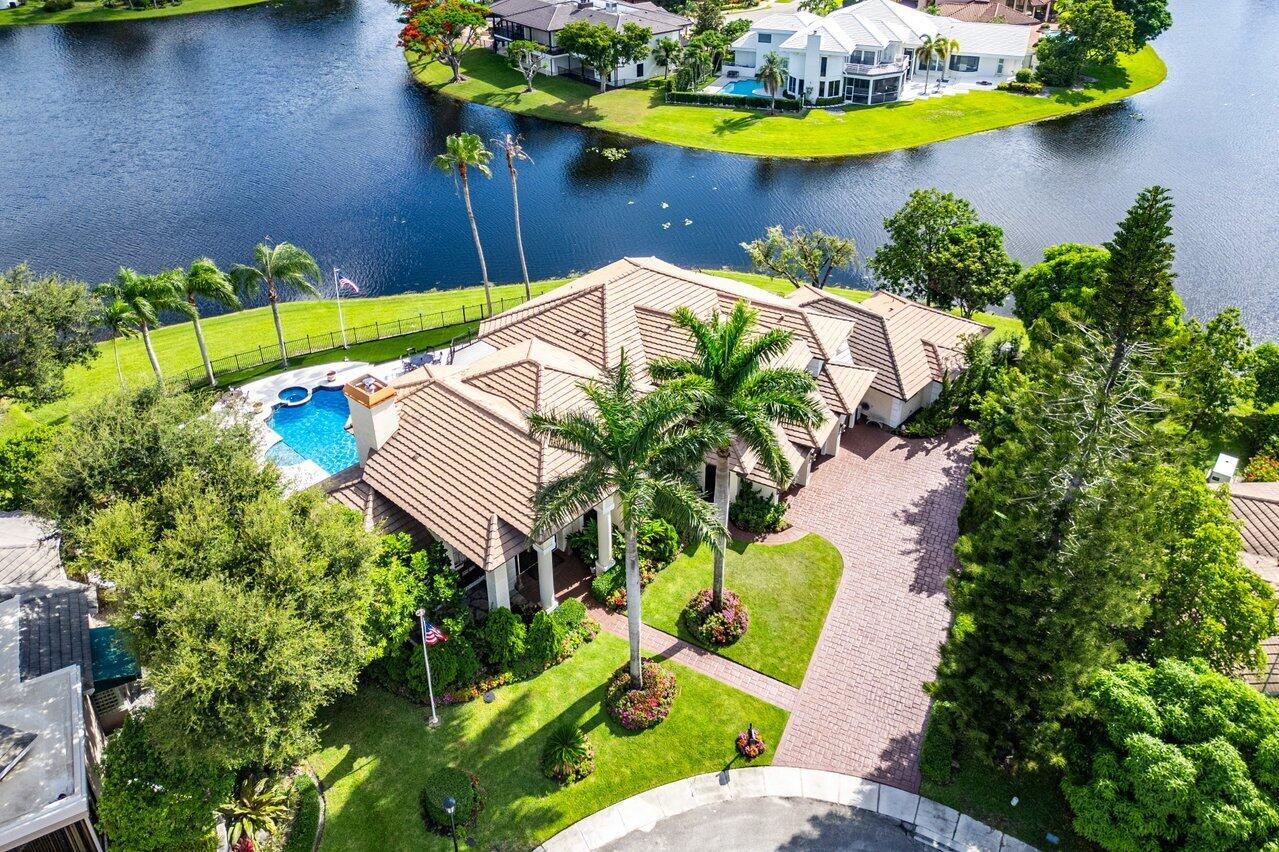 WOODFIELD HUNT CLUB - Residential