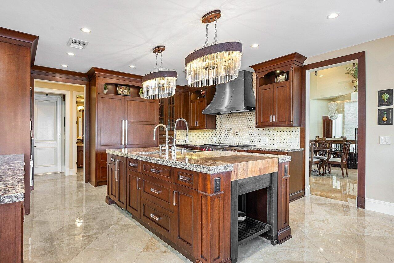 WOODFIELD HUNT CLUB - Residential