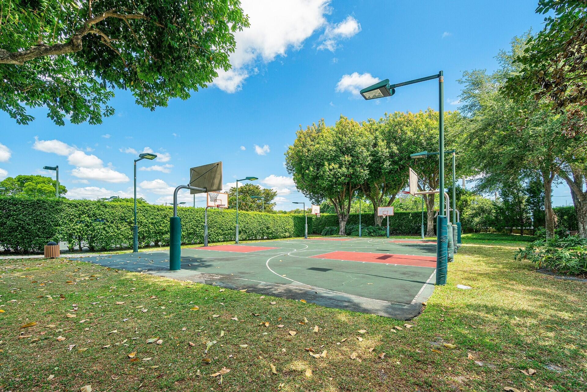 WOODFIELD HUNT CLUB - Residential