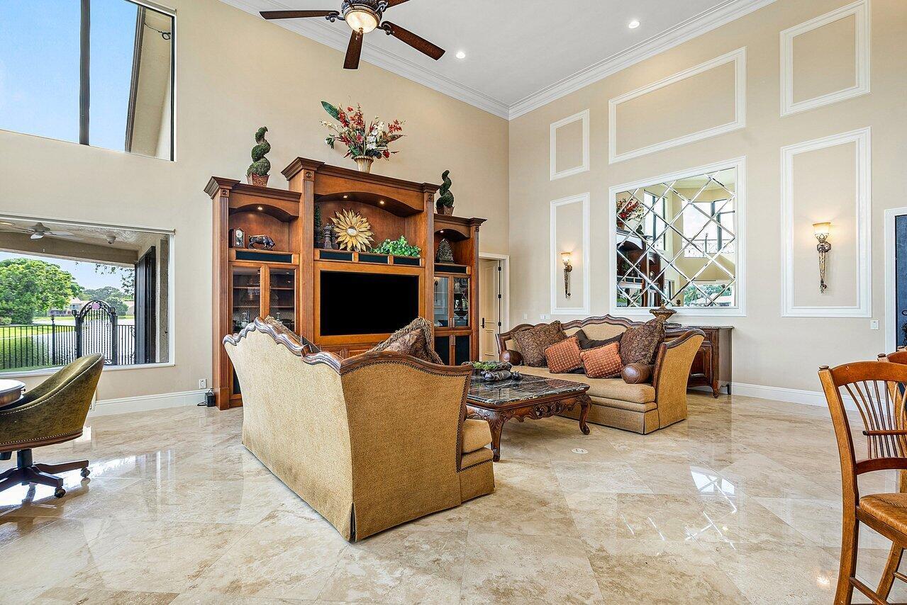 WOODFIELD HUNT CLUB - Residential