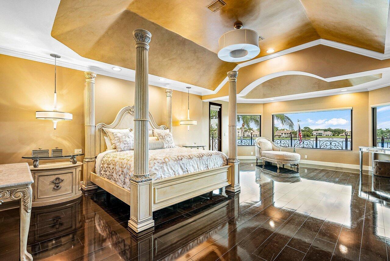 WOODFIELD HUNT CLUB - Residential