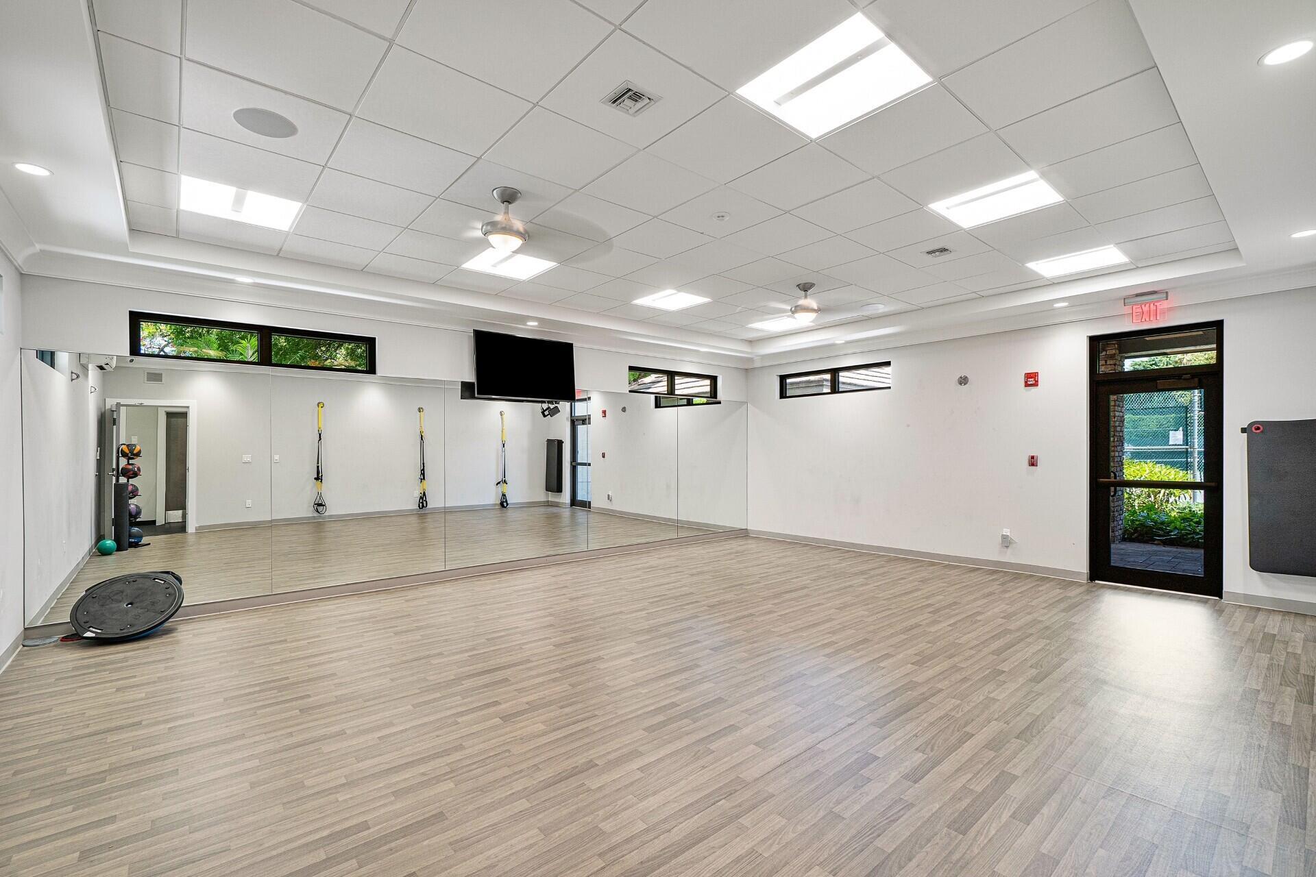 WOODFIELD HUNT CLUB - Residential