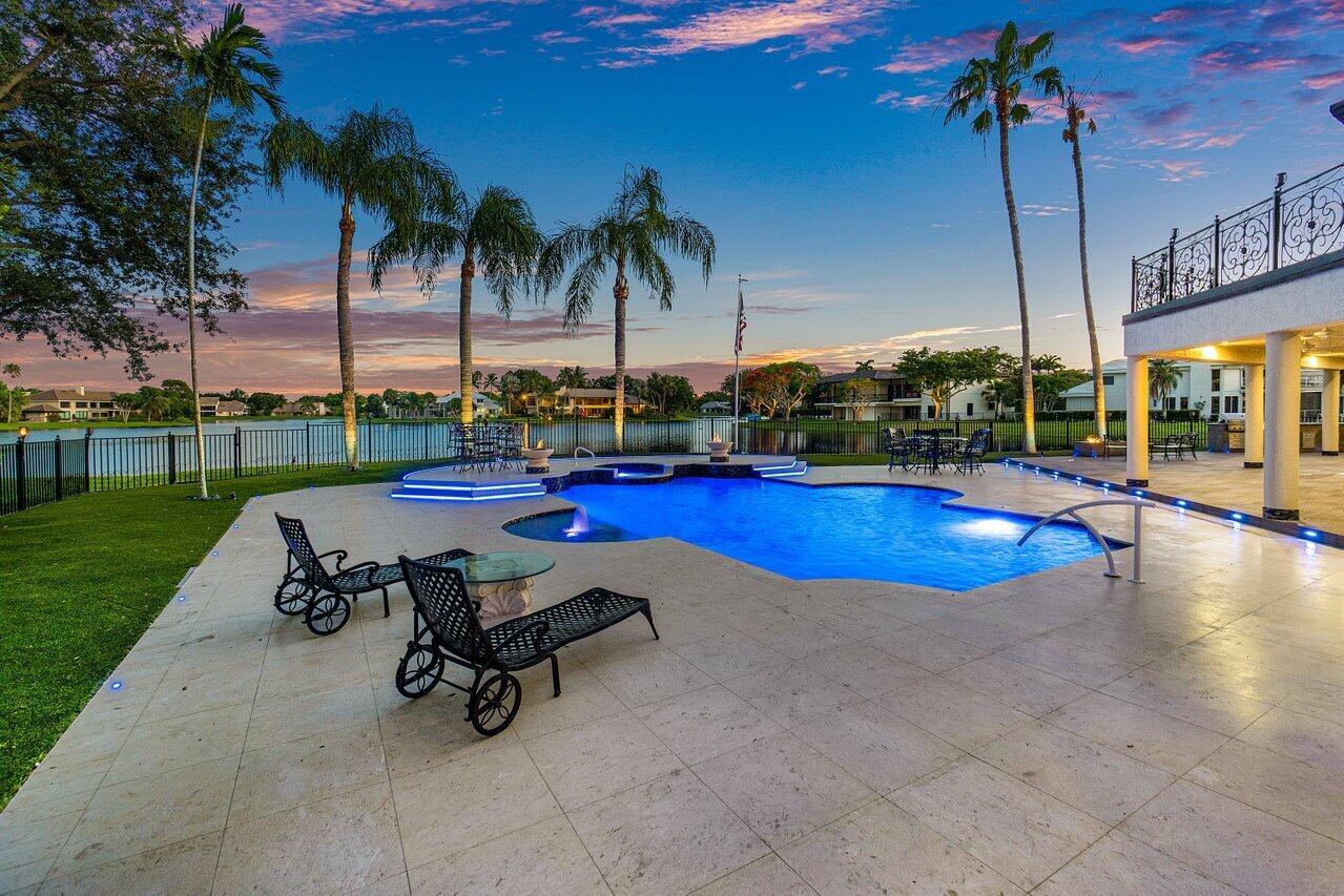 WOODFIELD HUNT CLUB - Residential