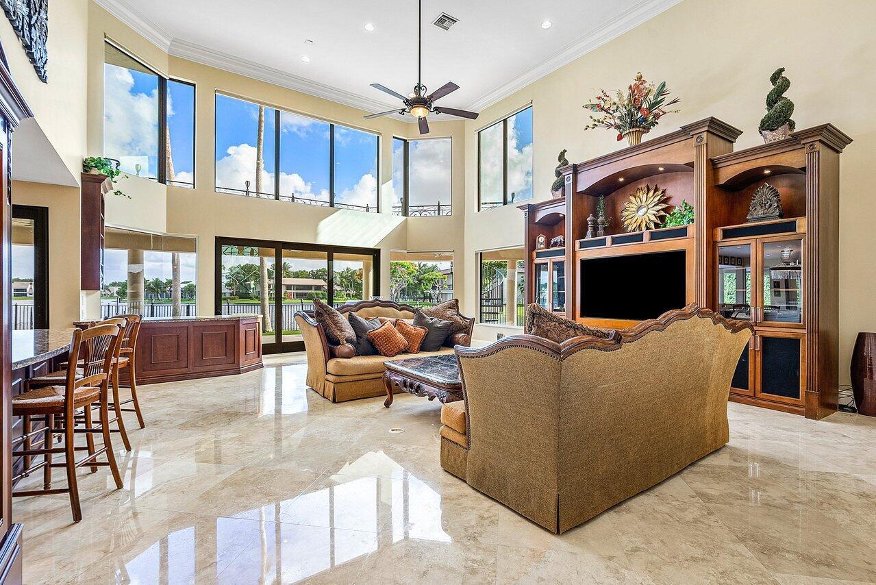 WOODFIELD HUNT CLUB - Residential