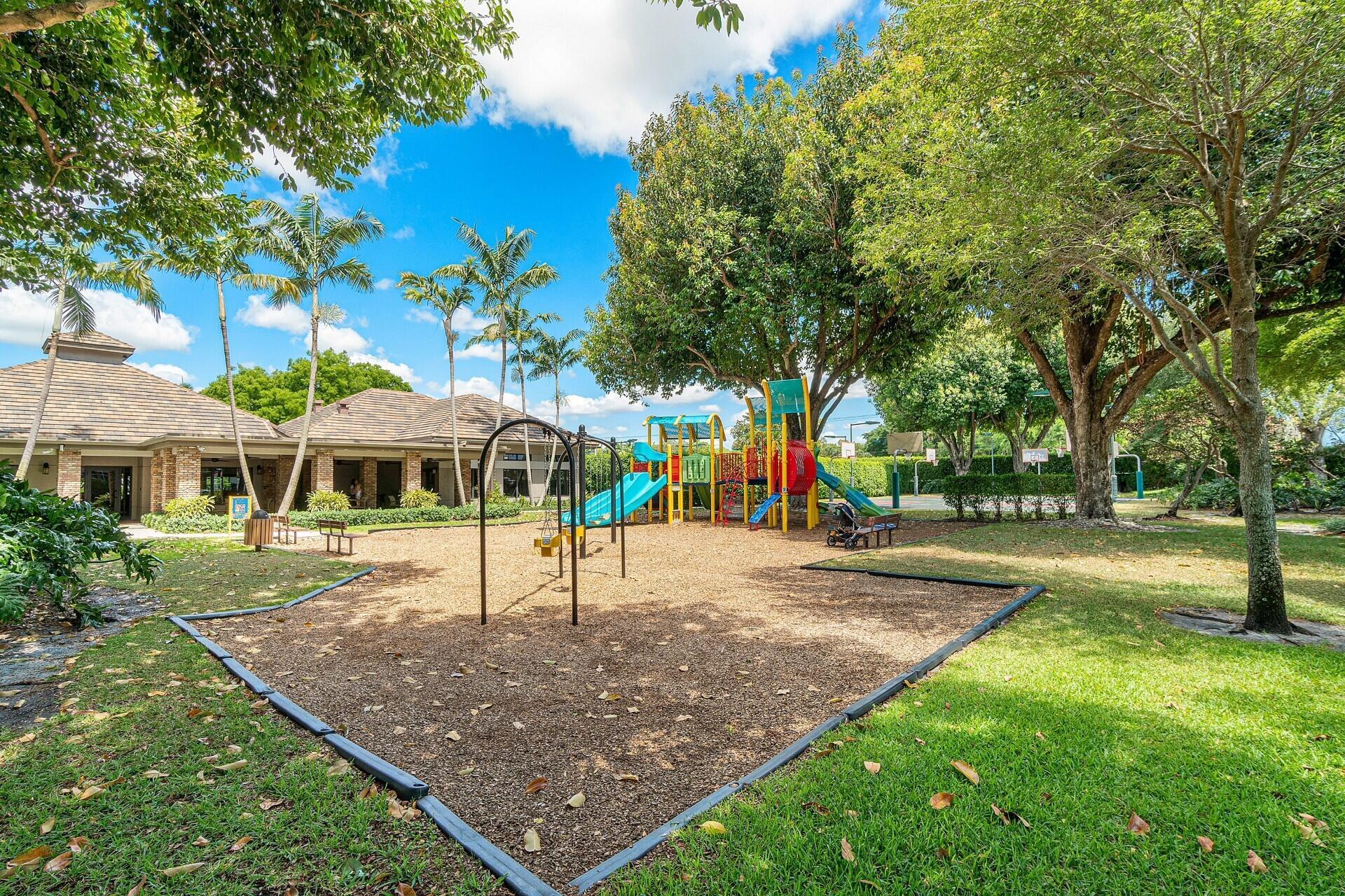 WOODFIELD HUNT CLUB - Residential
