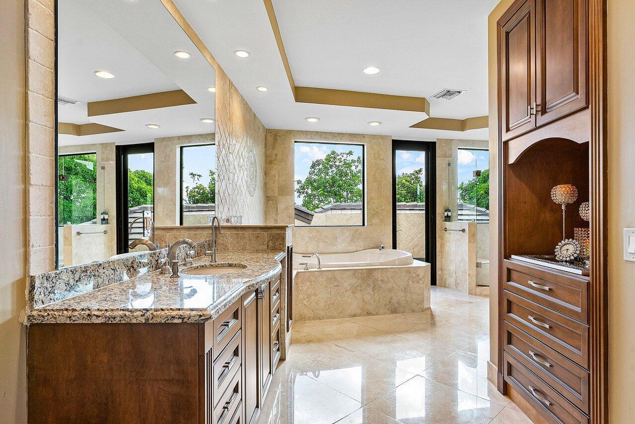 WOODFIELD HUNT CLUB - Residential