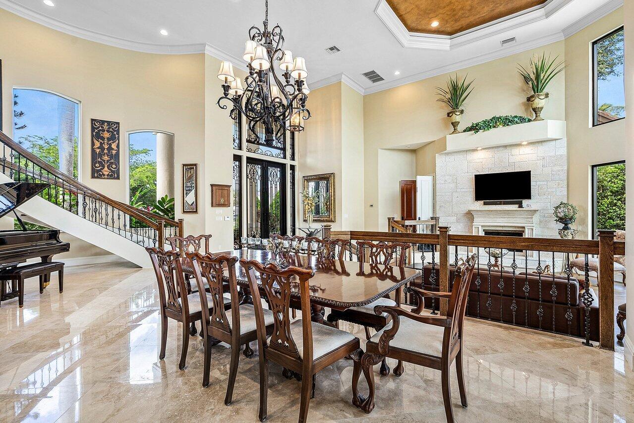 WOODFIELD HUNT CLUB - Residential