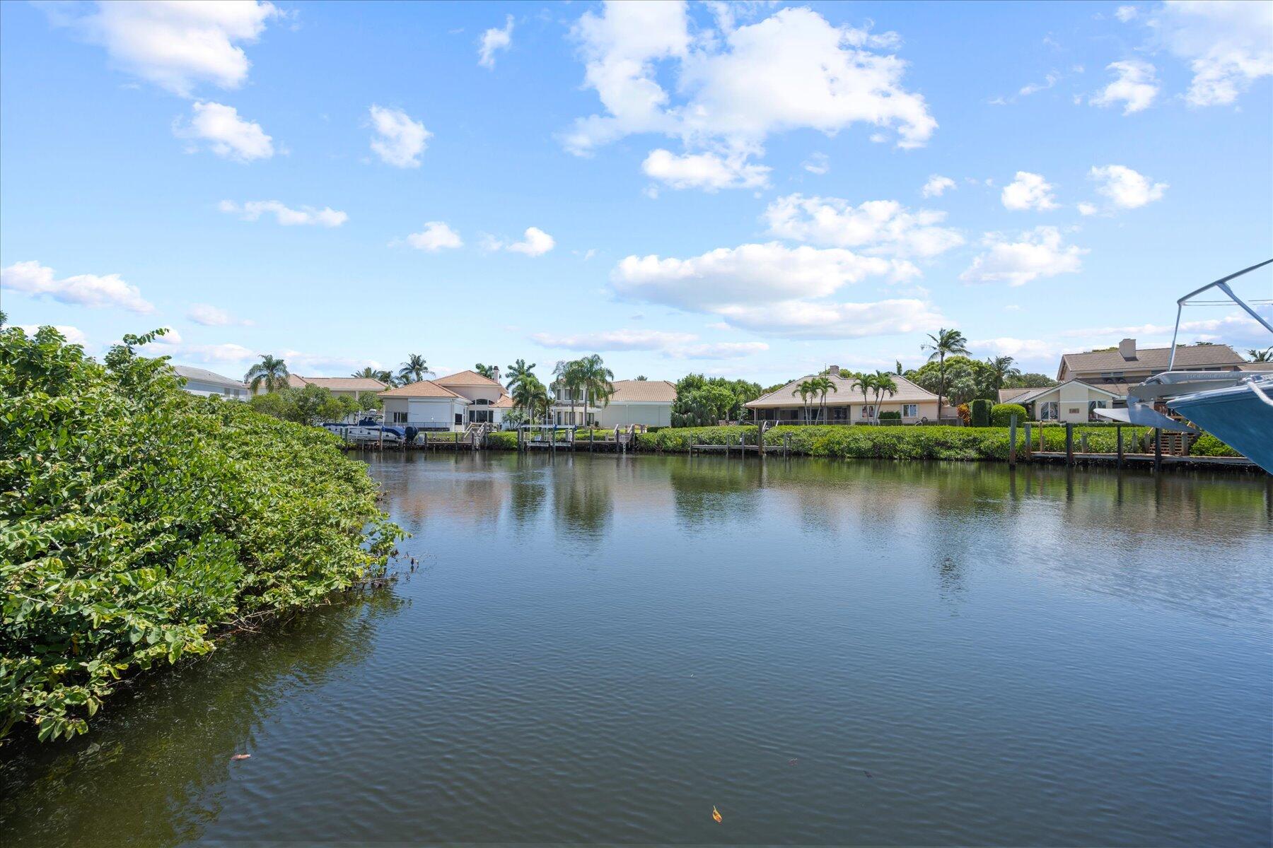 BARROW ISLAND AT JONATHANS LANDING - Residential