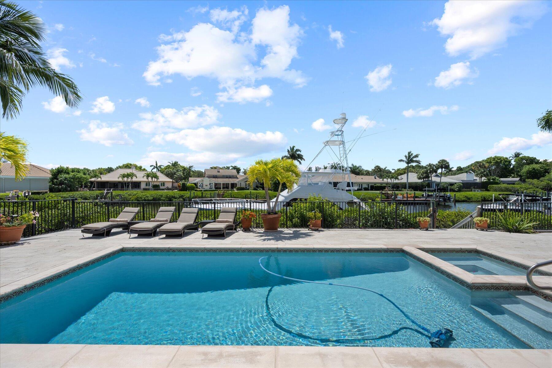 BARROW ISLAND AT JONATHANS LANDING - Residential