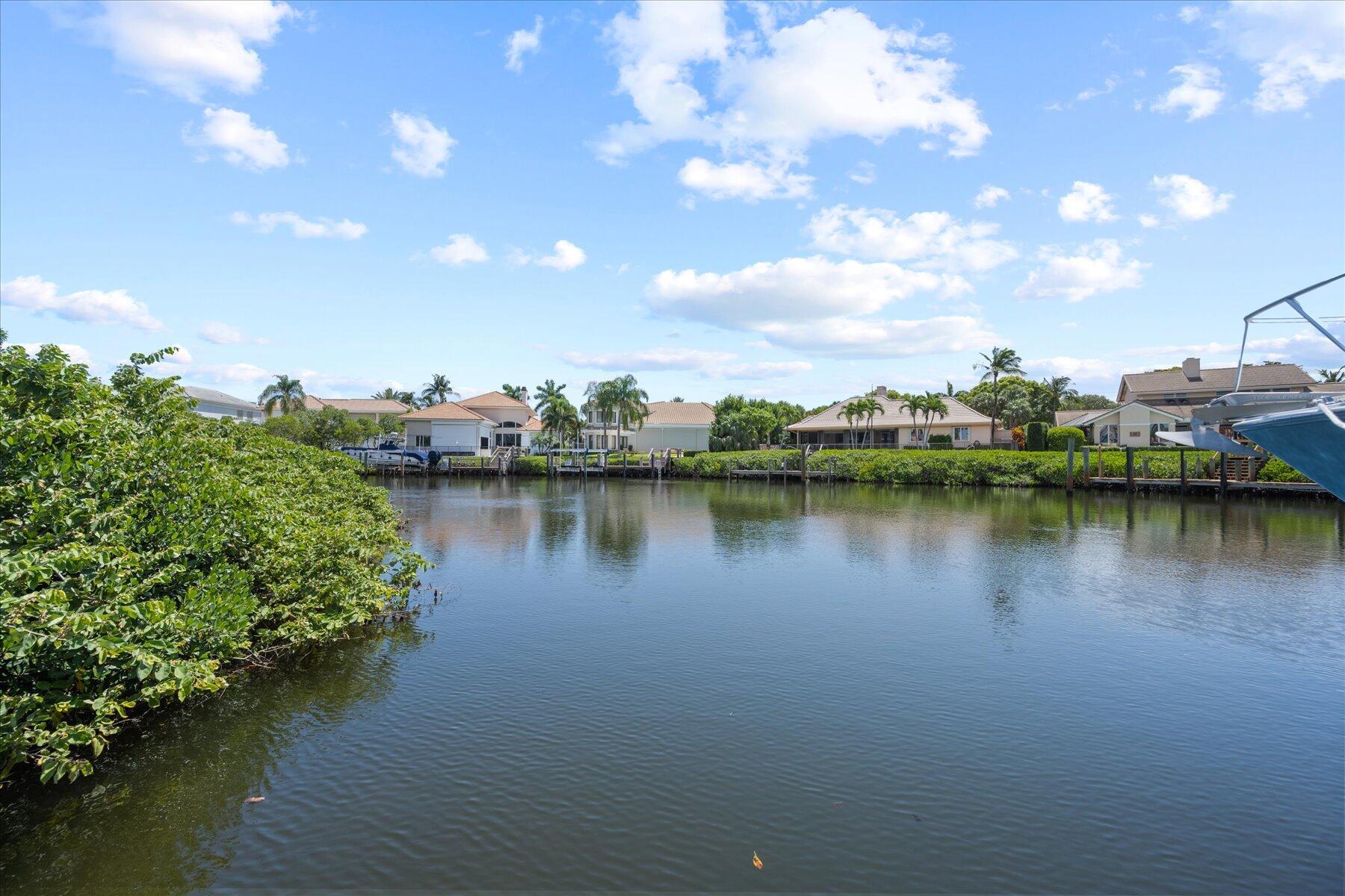 BARROW ISLAND AT JONATHANS LANDING - Residential