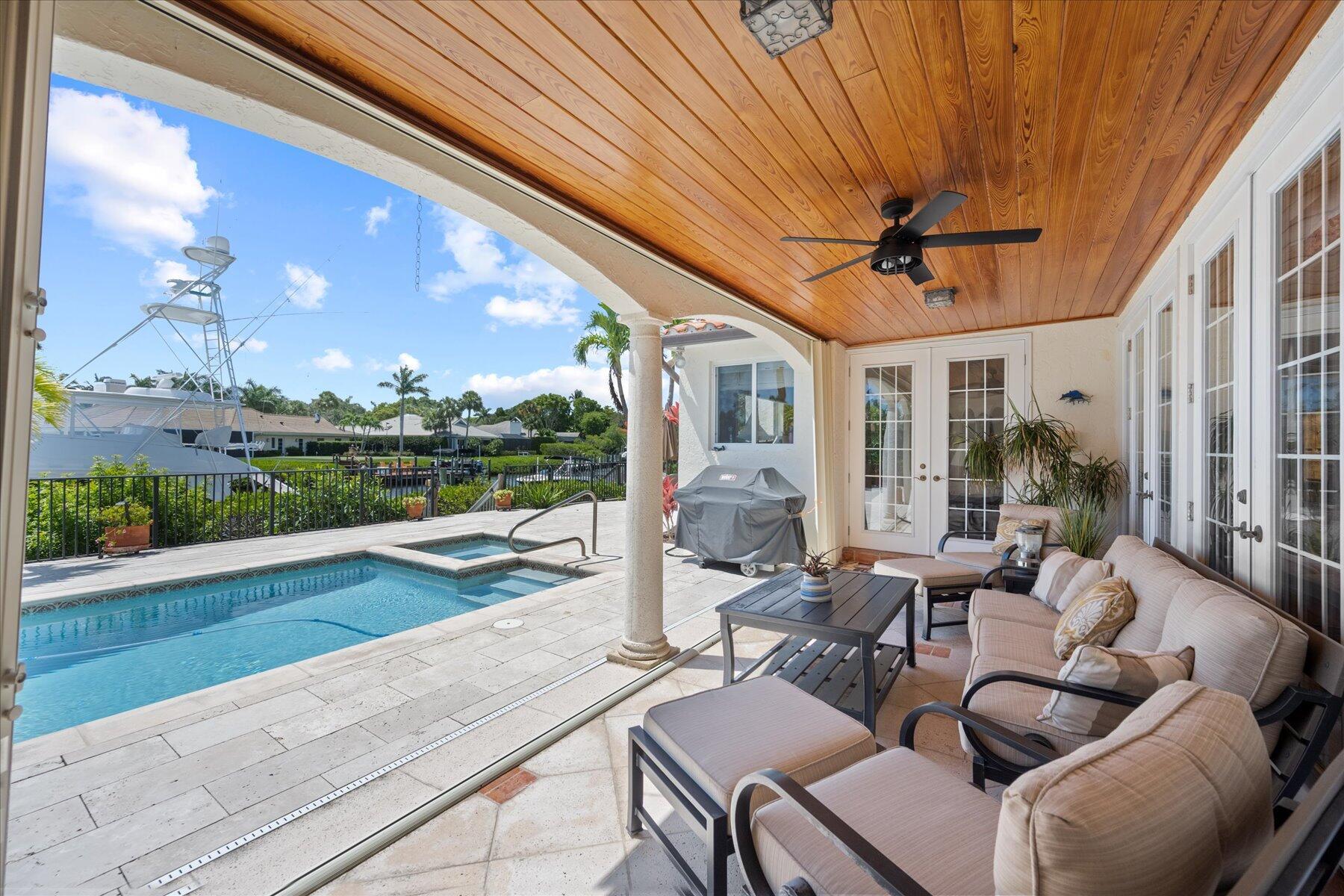BARROW ISLAND AT JONATHANS LANDING - Residential