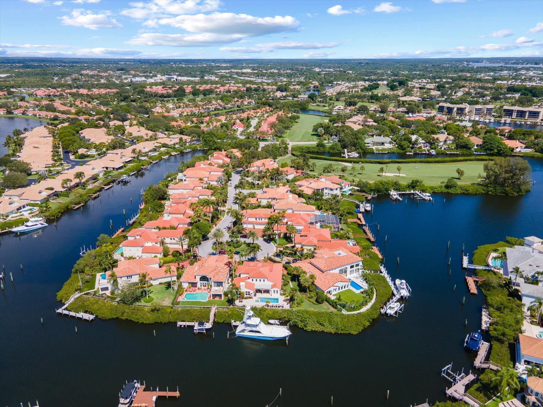 BARROW ISLAND AT JONATHANS LANDING - Residential