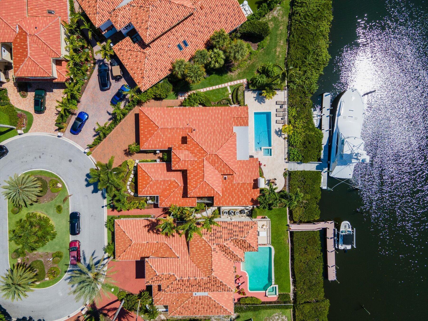 BARROW ISLAND AT JONATHANS LANDING - Residential