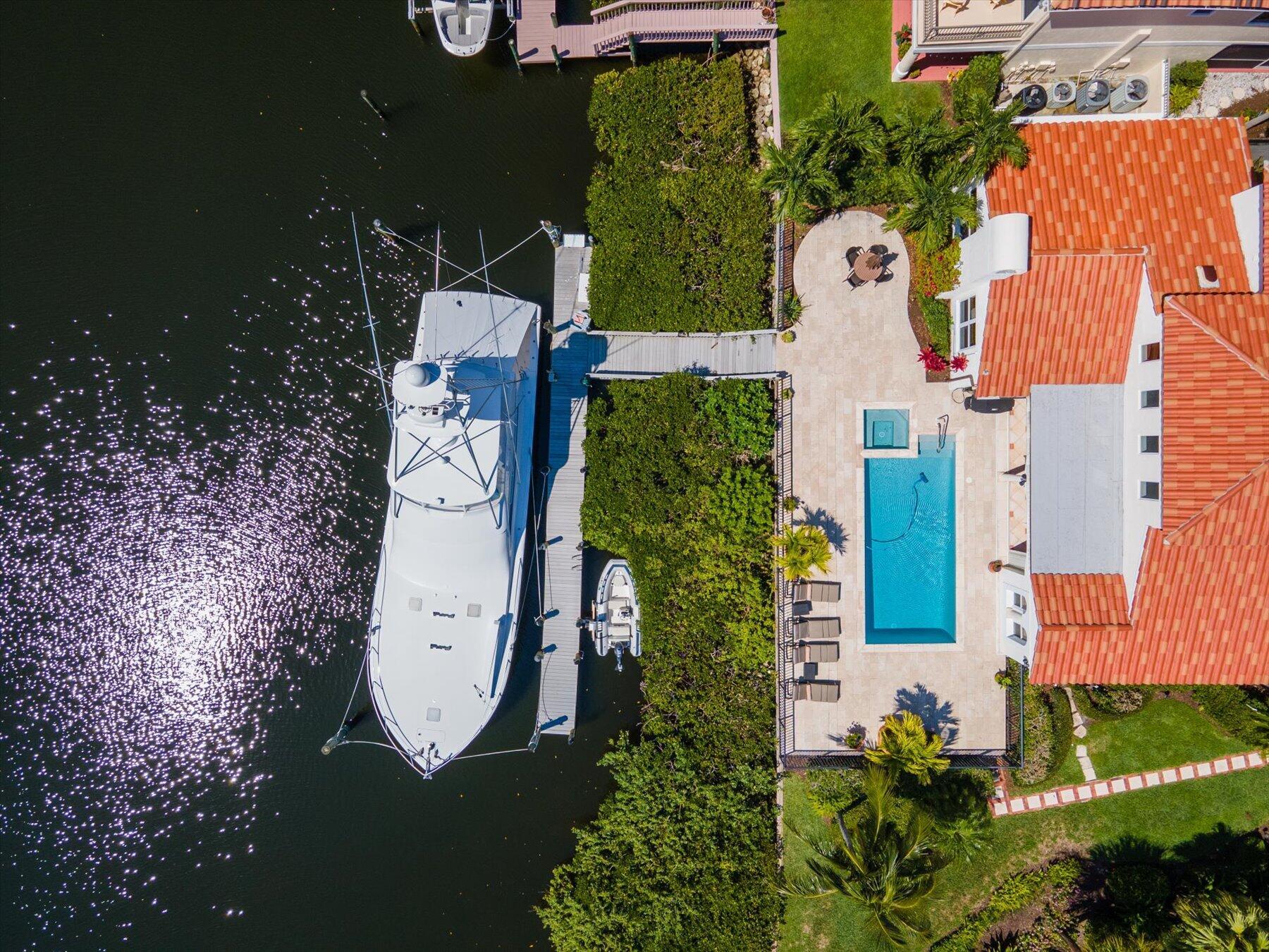 BARROW ISLAND AT JONATHANS LANDING - Residential