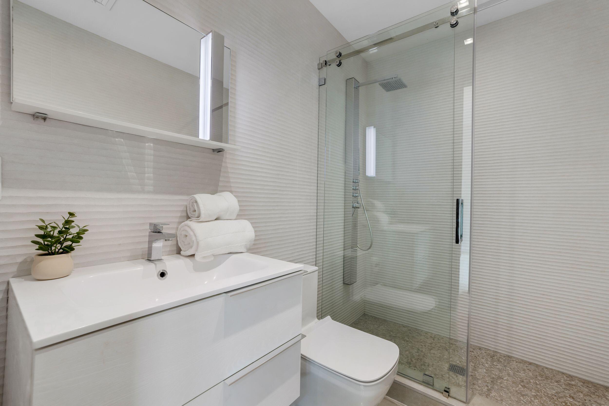 EASTERN SHORES 1ST ADDN - Residential