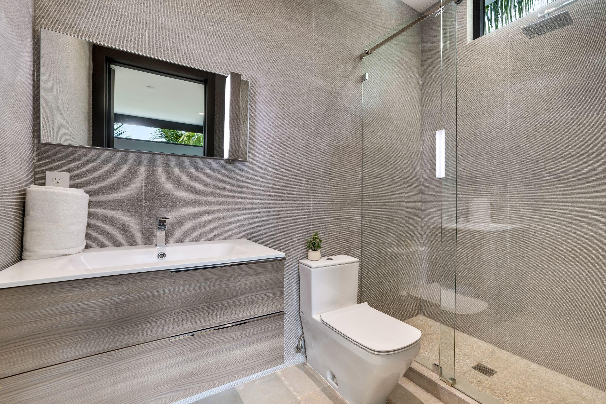 EASTERN SHORES 1ST ADDN - Residential