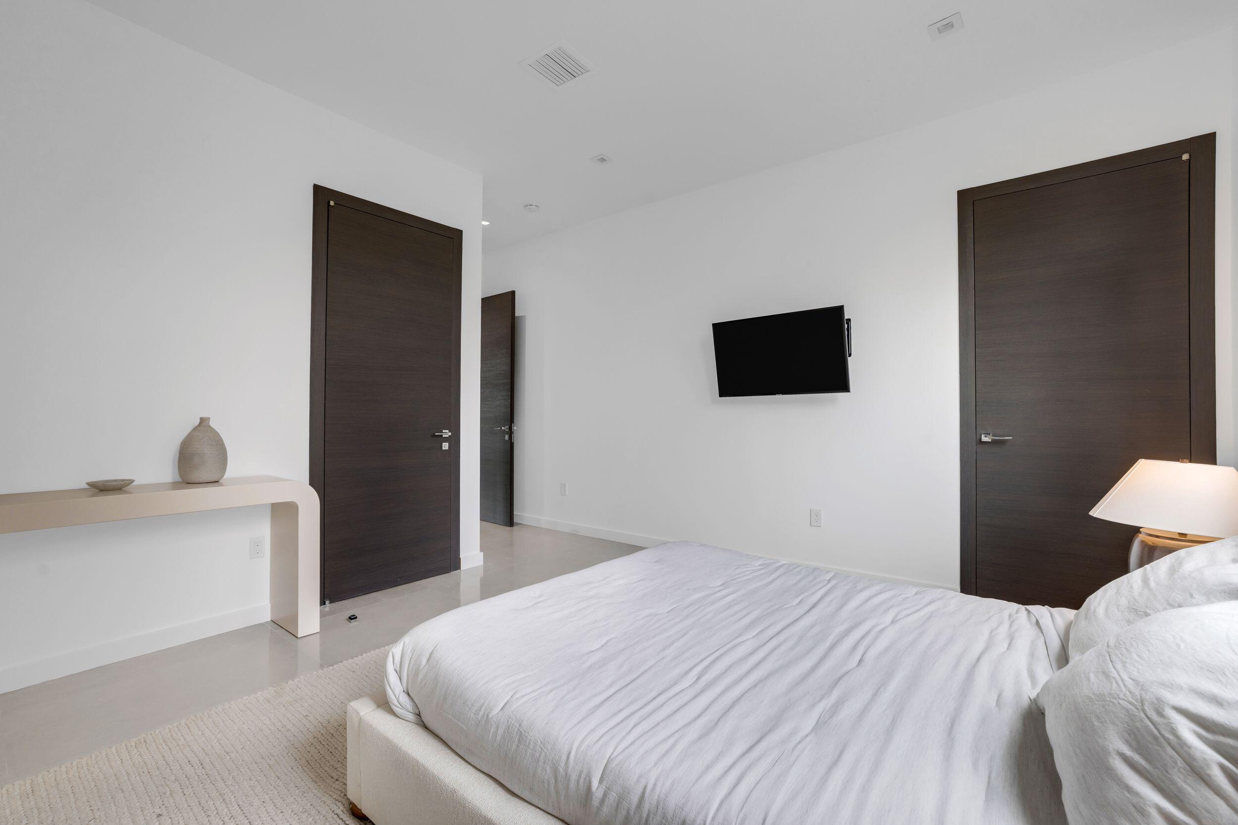 EASTERN SHORES 1ST ADDN - Residential
