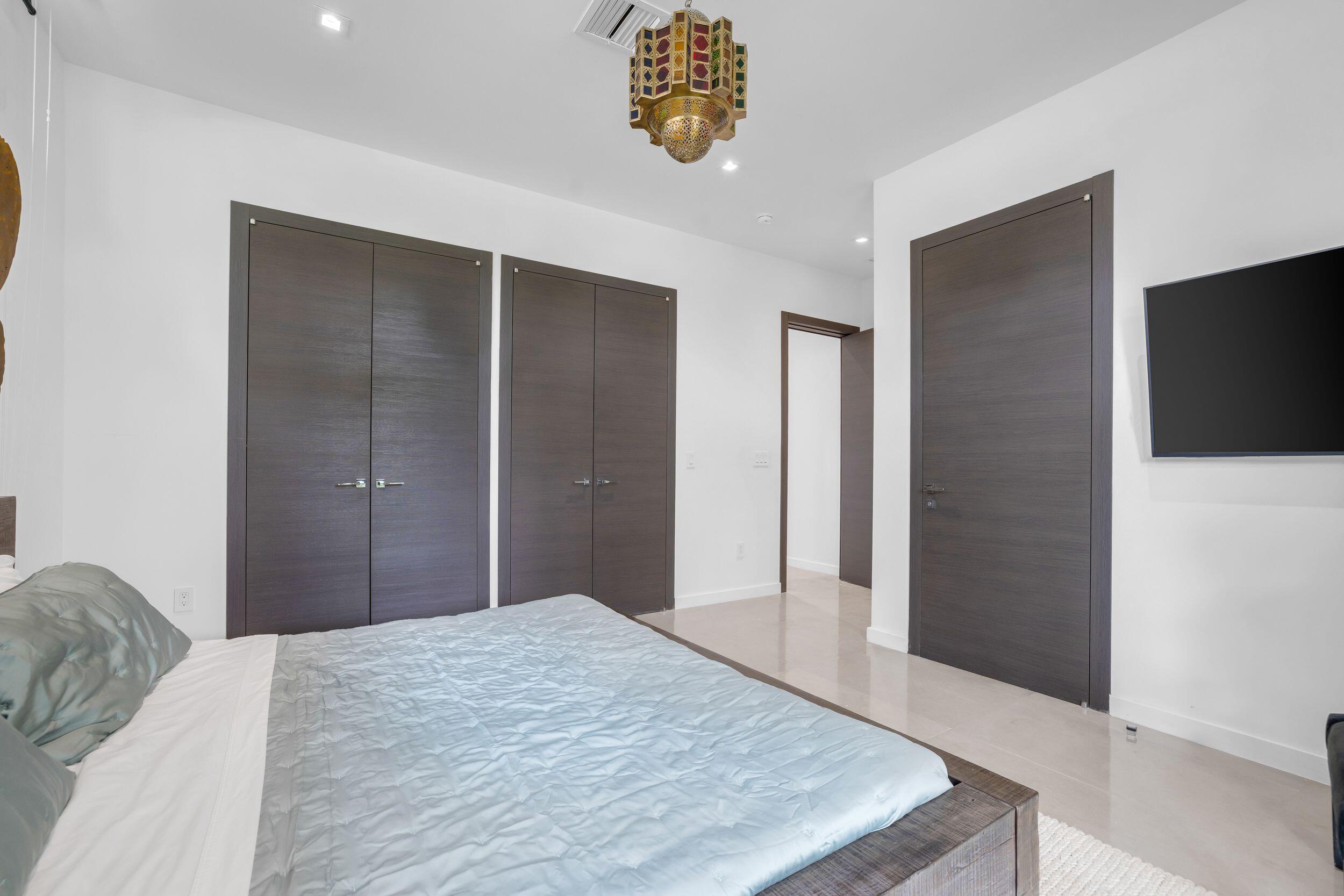 EASTERN SHORES 1ST ADDN - Residential