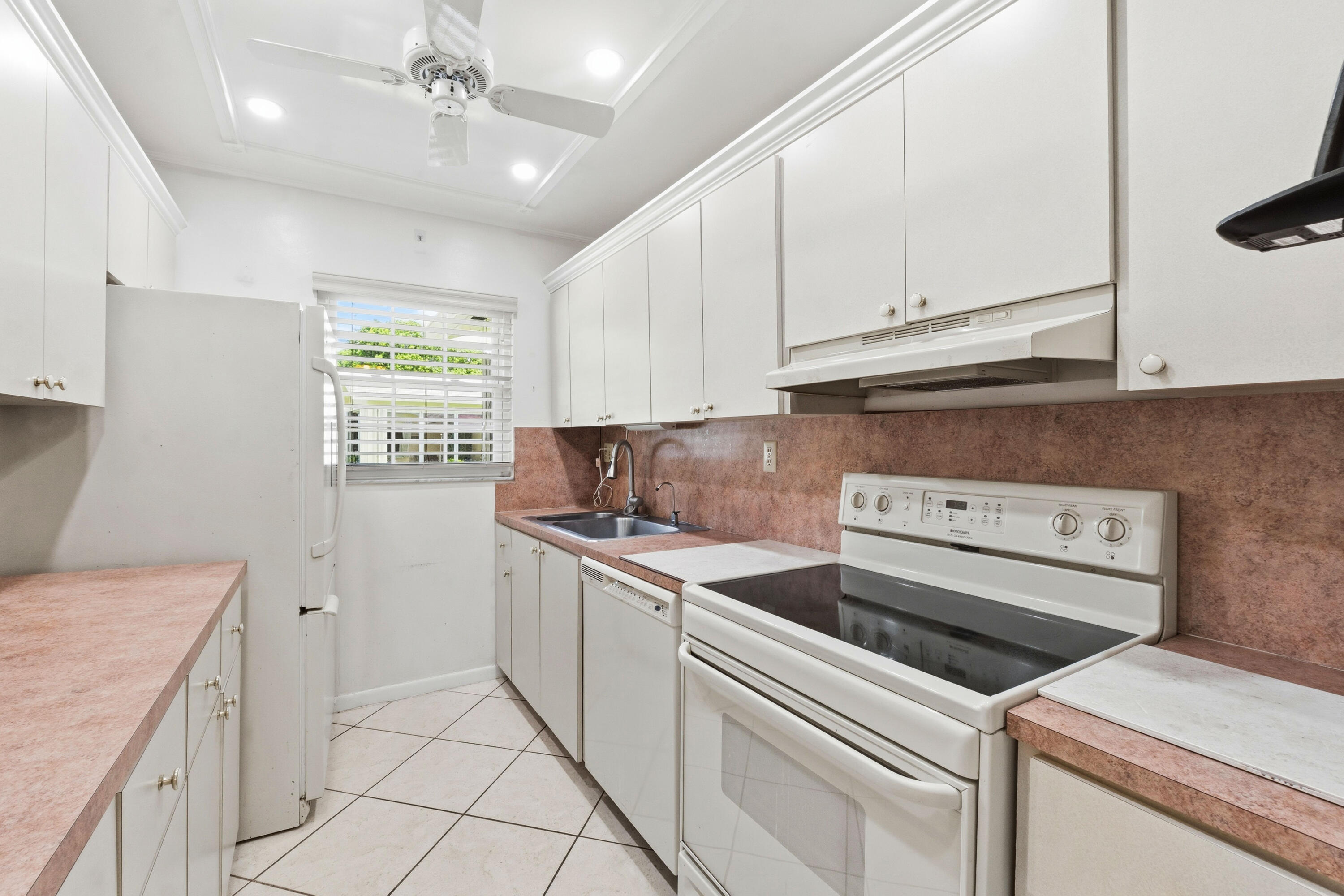 HIGH POINT OF DELRAY WEST CONDO SEC 1&2 - Residential