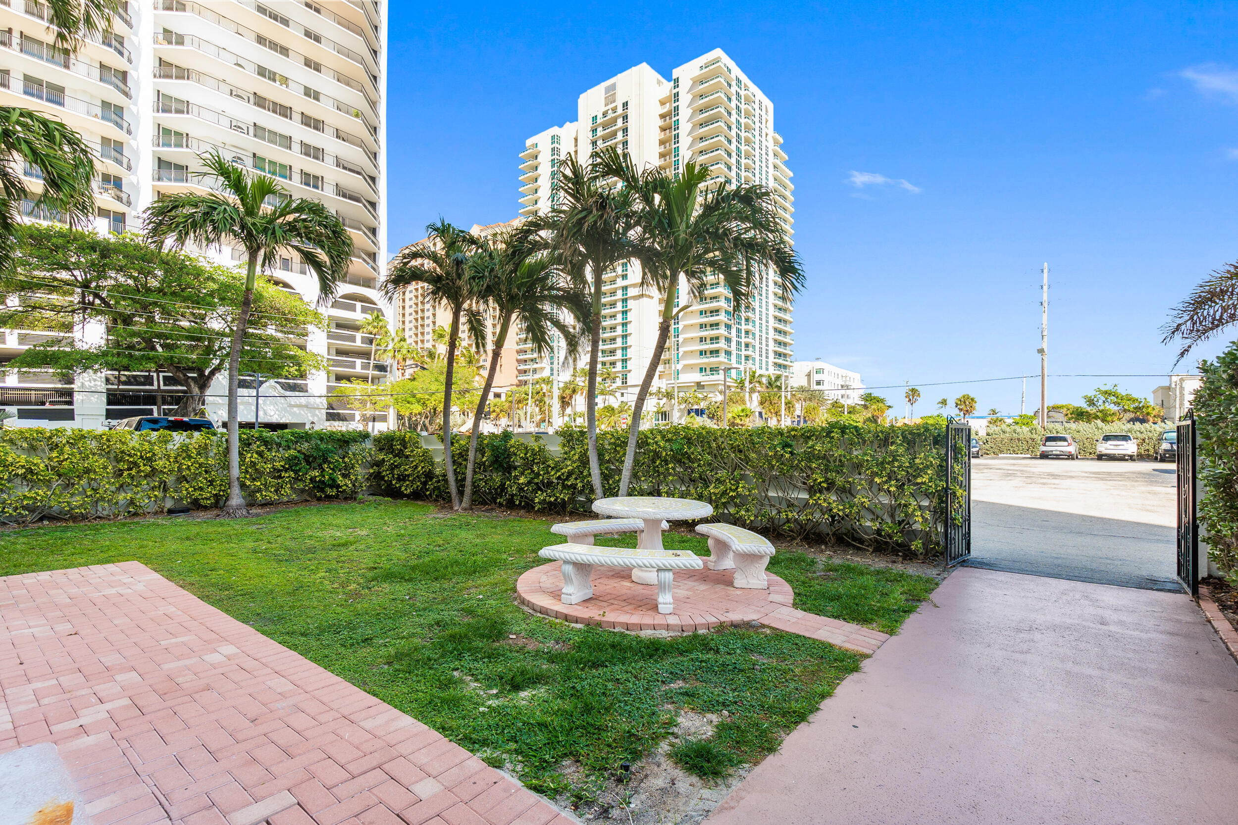 LEISURE BEACH CONDO - Residential