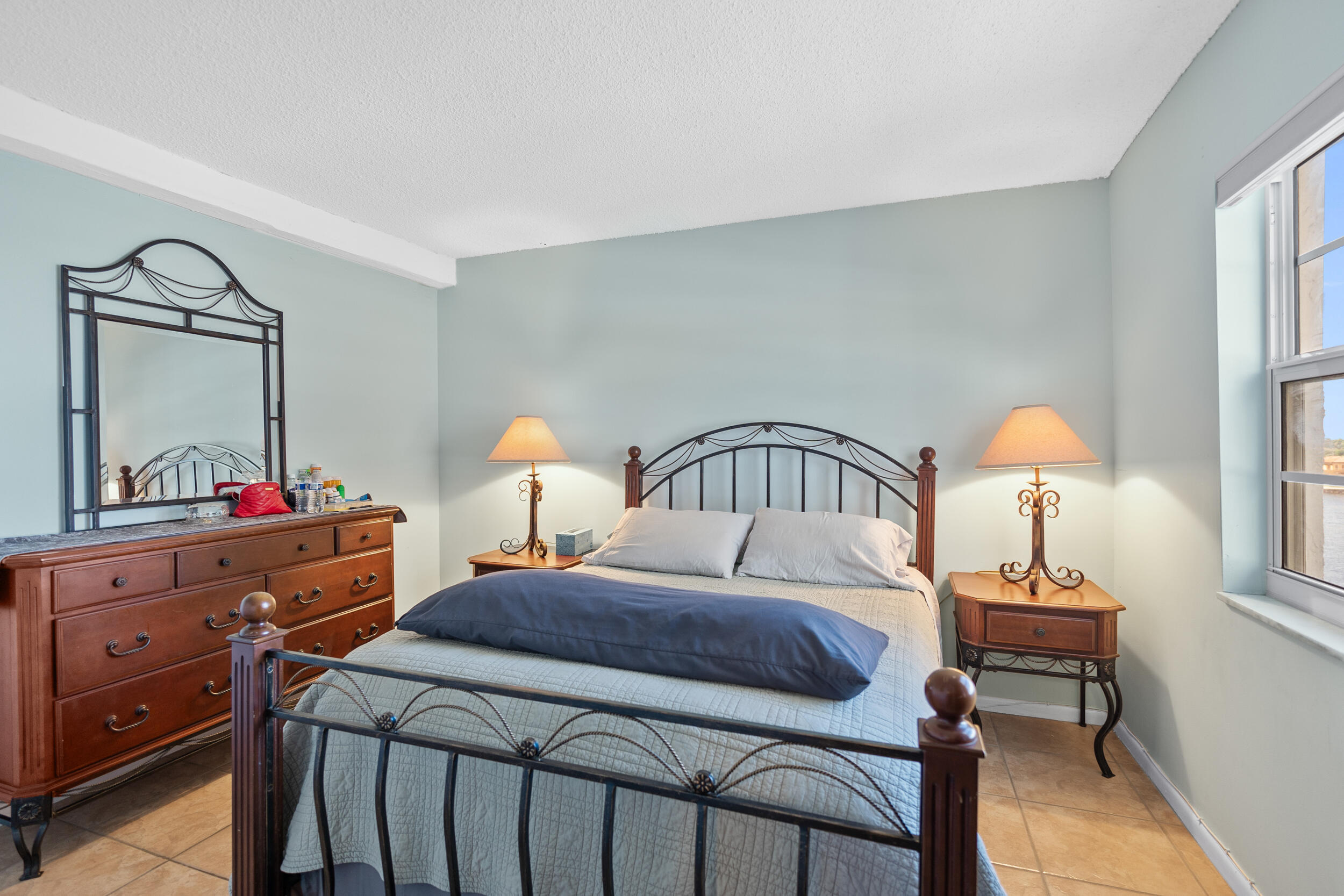 LEISURE BEACH CONDO - Residential