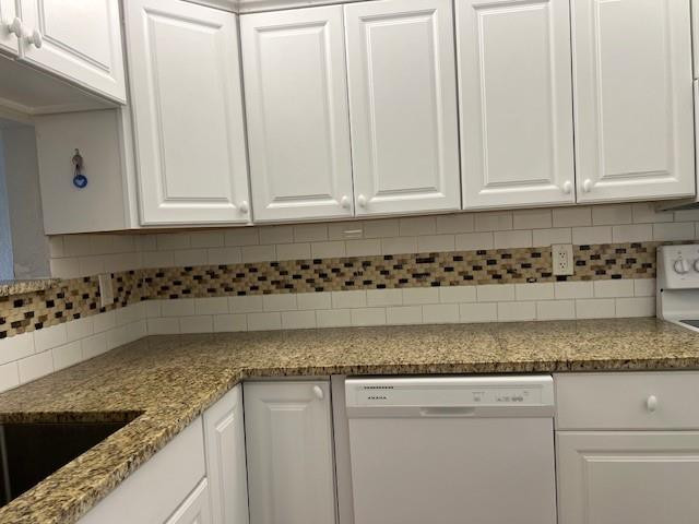 CORAL SPRINGS ESTATE TOWNHOMES - Residential Lease