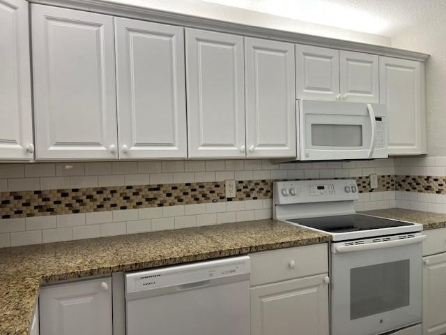 CORAL SPRINGS ESTATE TOWNHOMES - Residential Lease