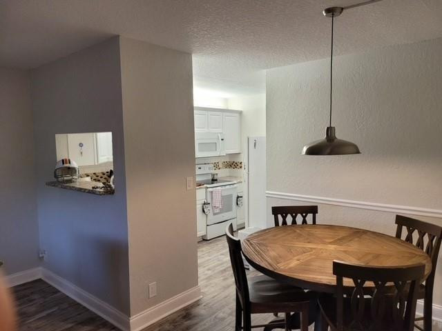 CORAL SPRINGS ESTATE TOWNHOMES - Residential Lease