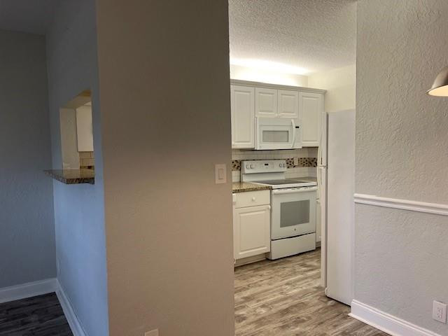 CORAL SPRINGS ESTATE TOWNHOMES - Residential Lease