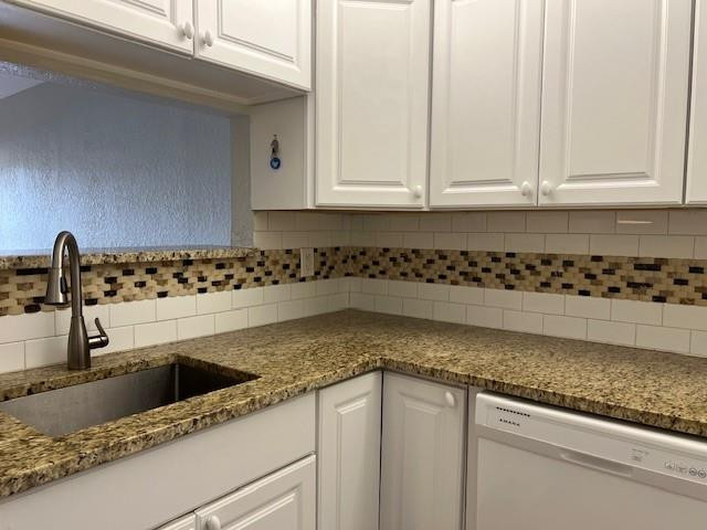 1ST FLOOR CORNER UNIT! BEAUTIFUL 2 BEDROOM 2 BATH IN CORAL SPRINGS HAS UPDATED KITCHEN WITH WHITE CABINETS,  GRANITE COUNTERS AND A NEW DISHWASHER. BOTH BATHROOMS HAVE NEW TILE FLOORS AND VANITIES. UPDATED FLOORS IN LIVING AREAS. WASHER/DRYER IN UNIT. IMPACT WINDOWS AND DOOR. WATER IS INCLUDED IN THE RENT! ALL AGES COMMUNITY. PETS NOT PERMITTED FOR TENANTS. ASSOCIATION REQUIRES A MINIMUM CREDIT SCORE OF 700. HOA REQUIRES $150 REFUNDABLE SECURITY DEPOSIT. COMPLEX IS WELL MAINTAINED. GATED COMMUNITY POOL. CLOSE TO SHOPPING AND PUBLIC TRANSPORTATION.