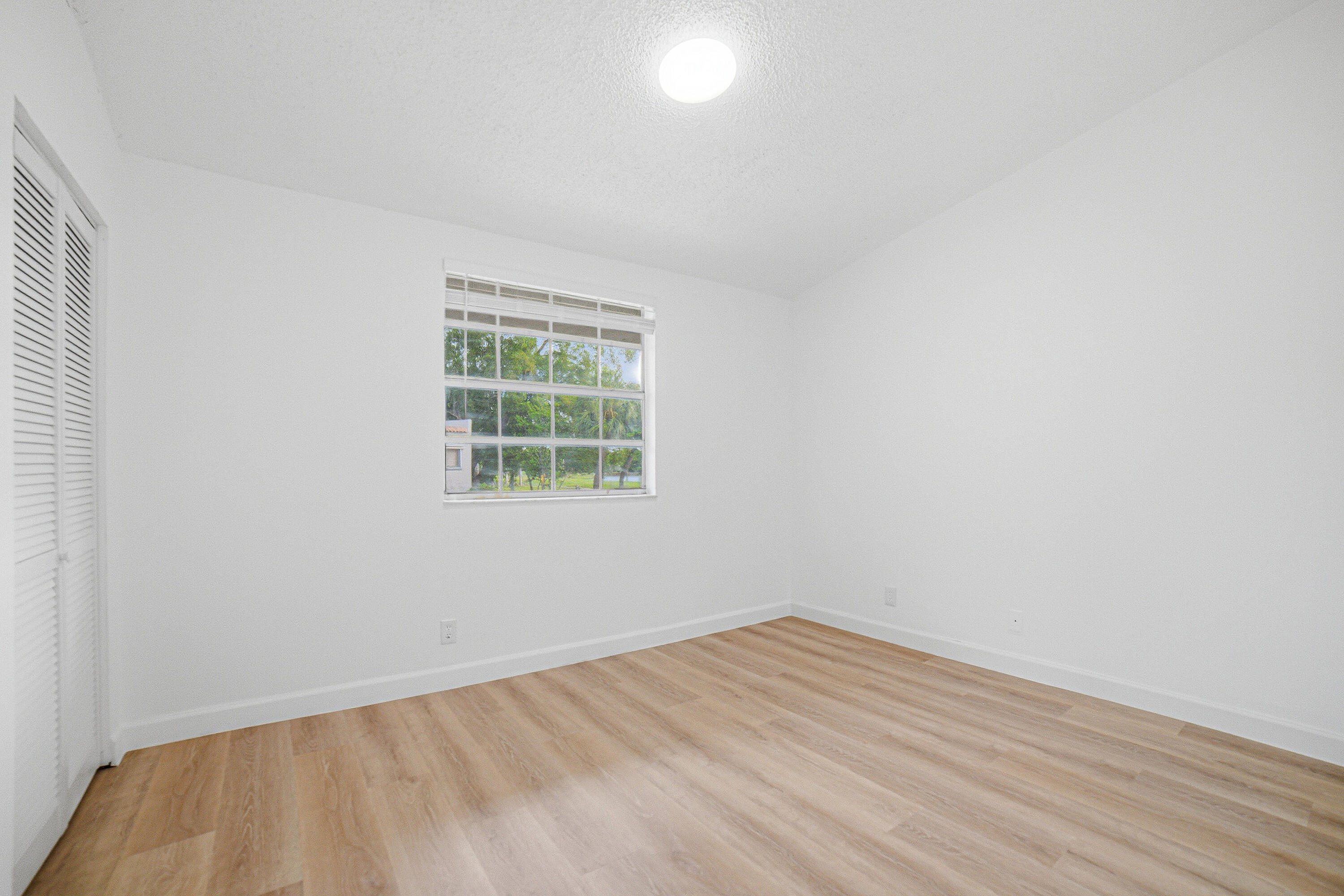 SPRING TREE - Residential