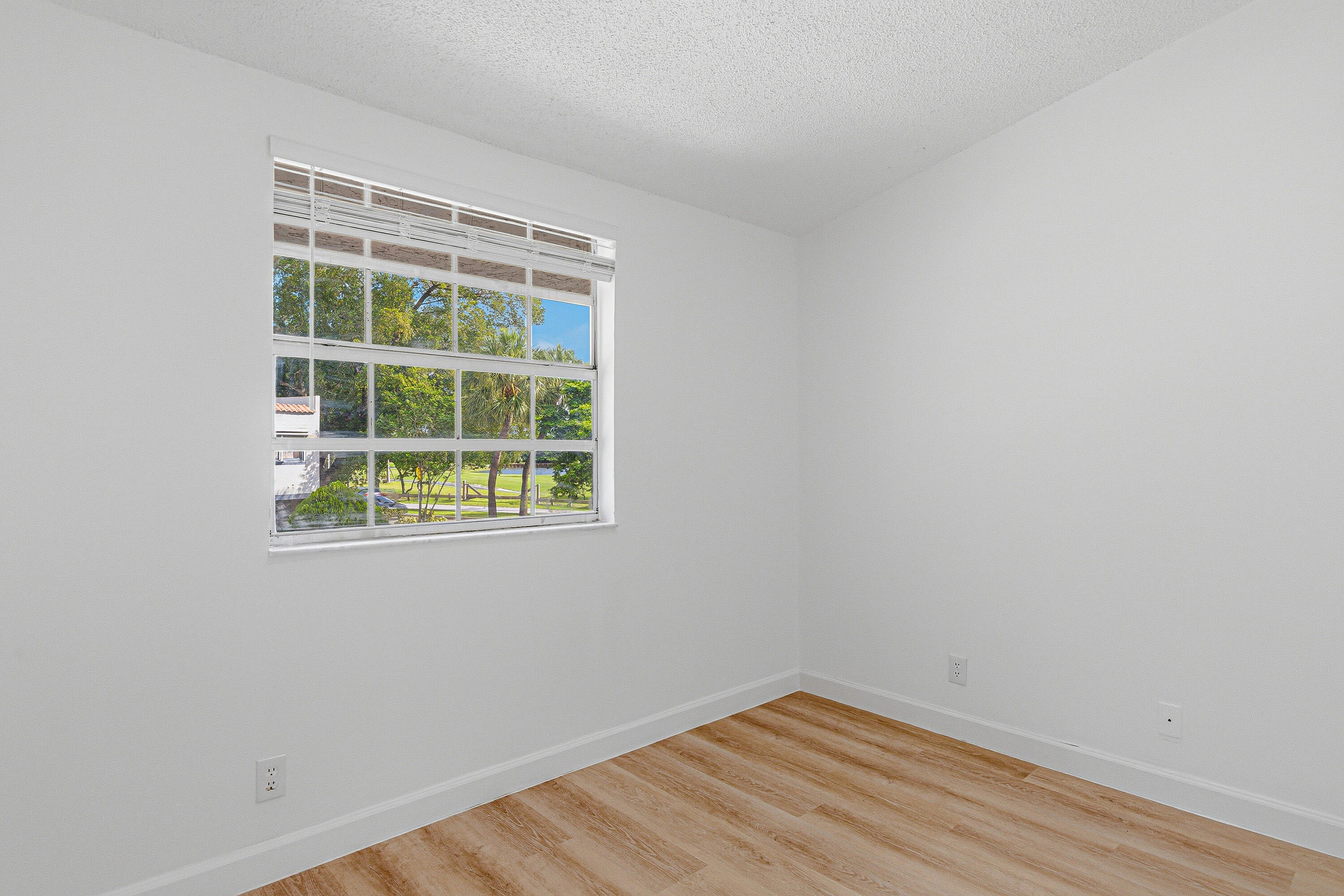 SPRING TREE - Residential