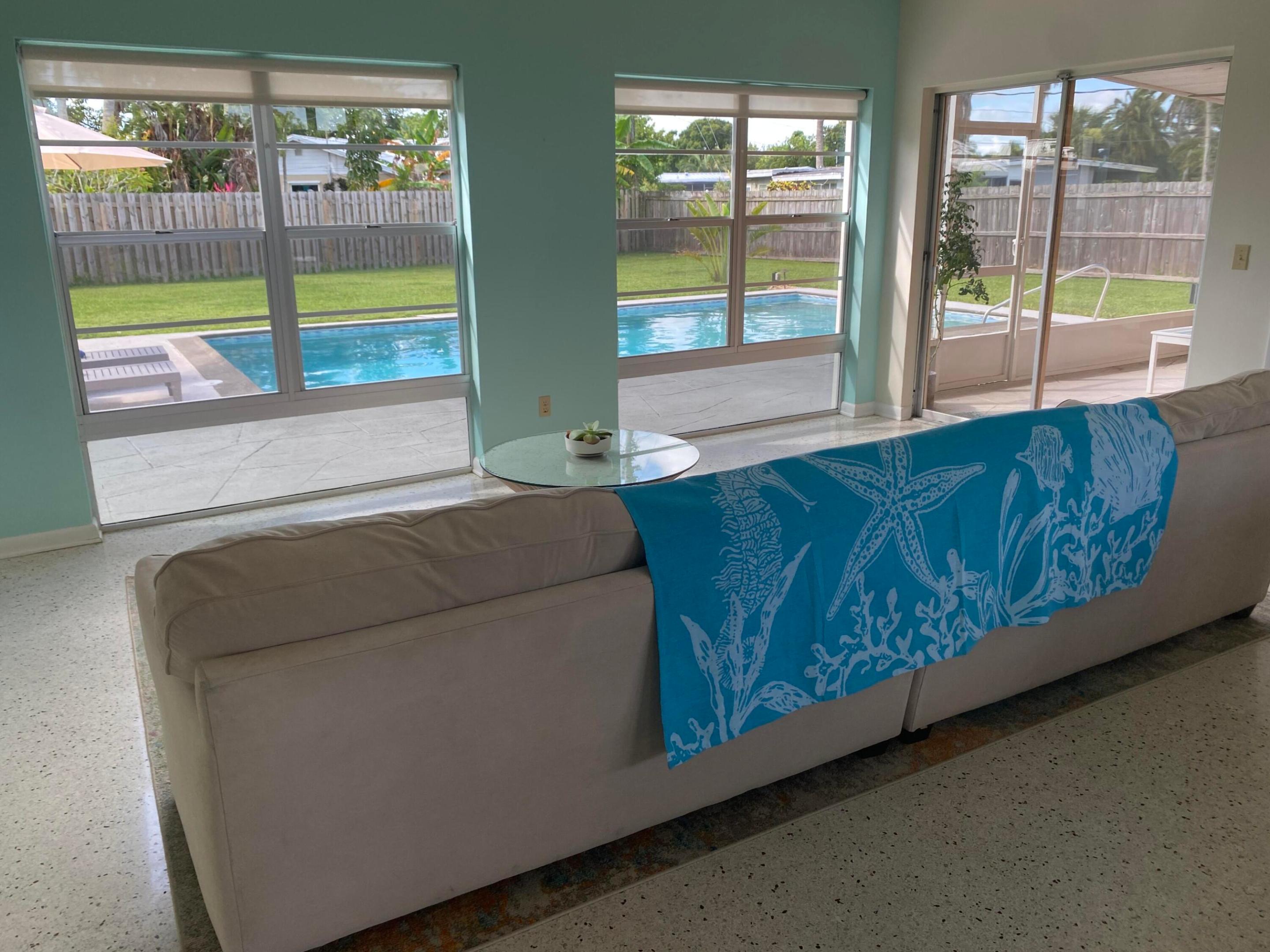 VERO SHORES UNIT 1 - Residential