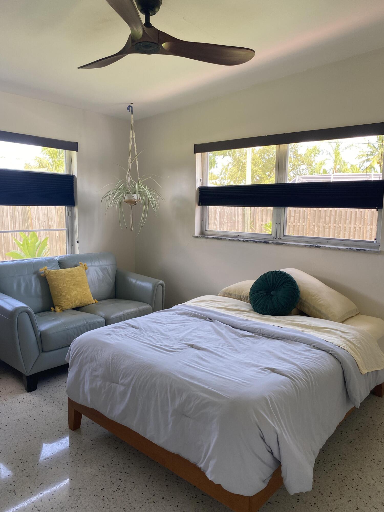 VERO SHORES UNIT 1 - Residential
