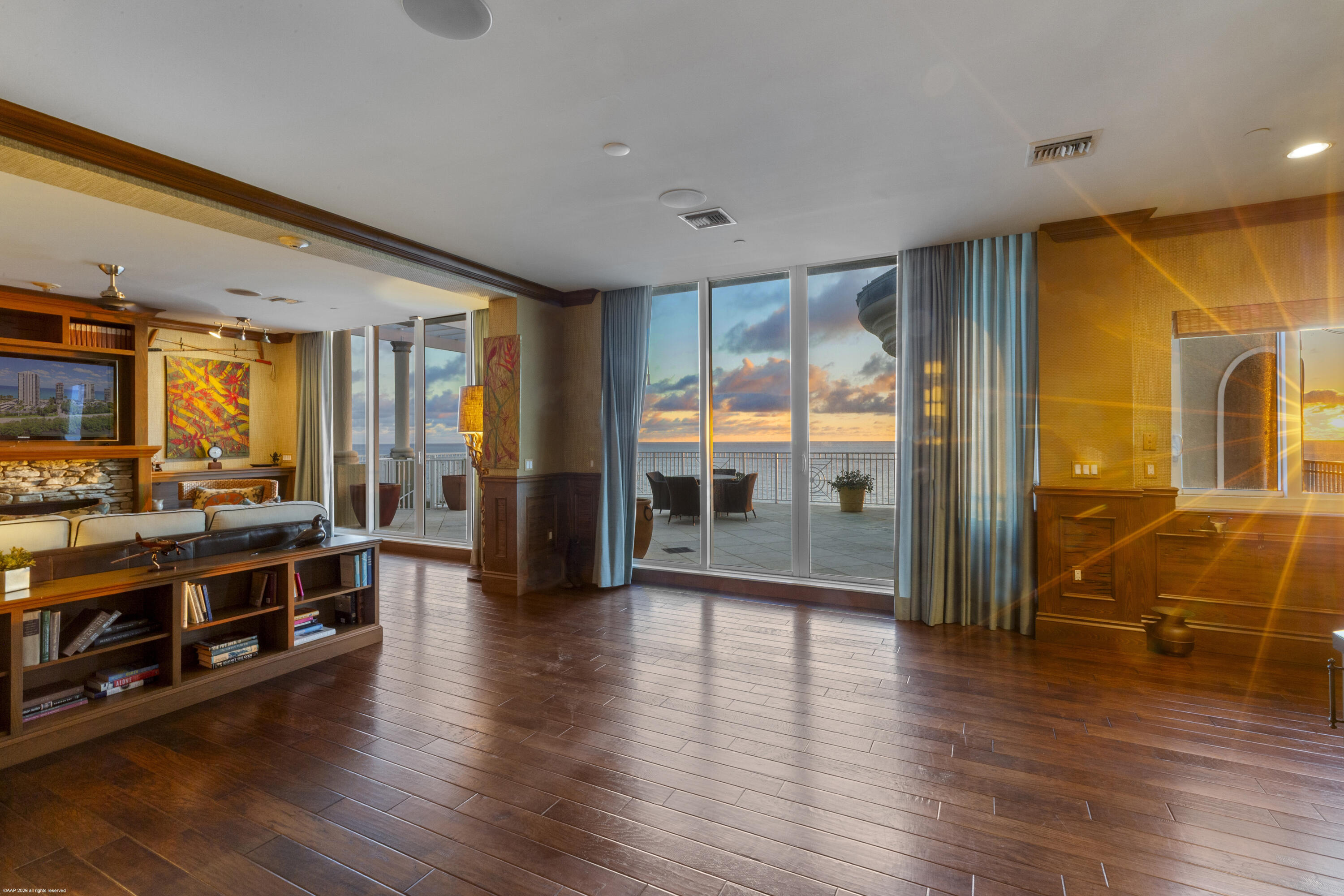 ONE SINGER ISLAND CONDO - Residential