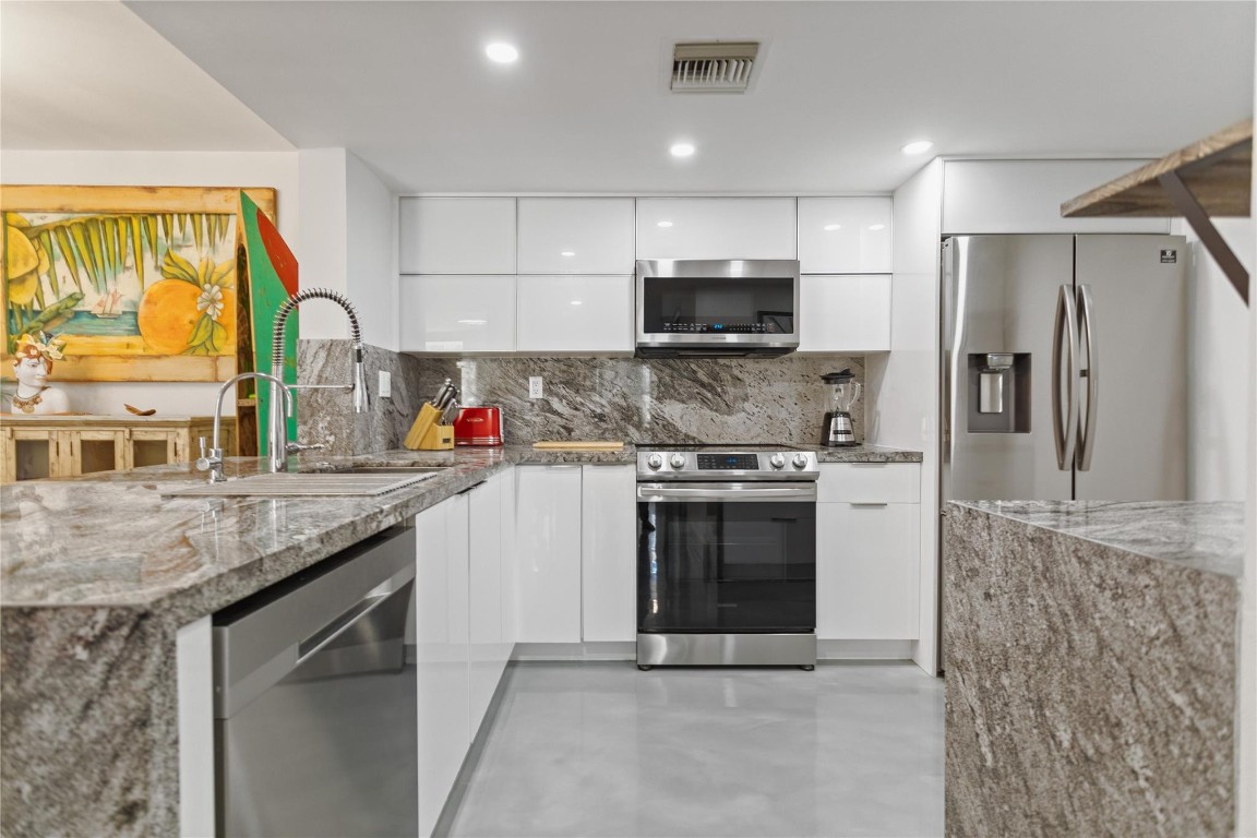 LAS OLAS BY THE RIVER CON - Residential