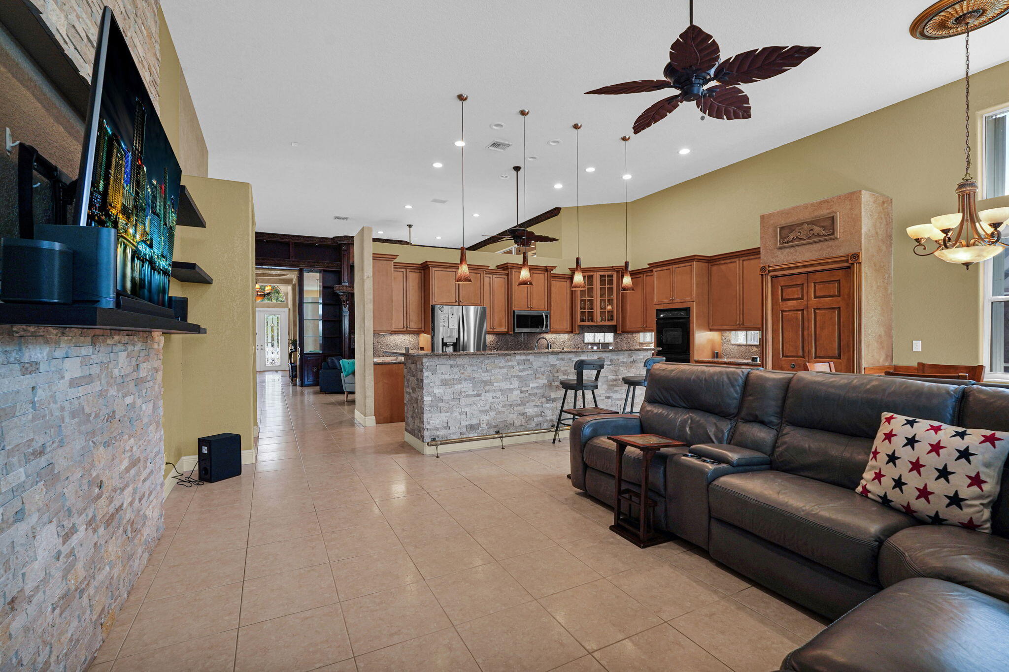 L'Hermitage : HERON BAY THREE - Residential