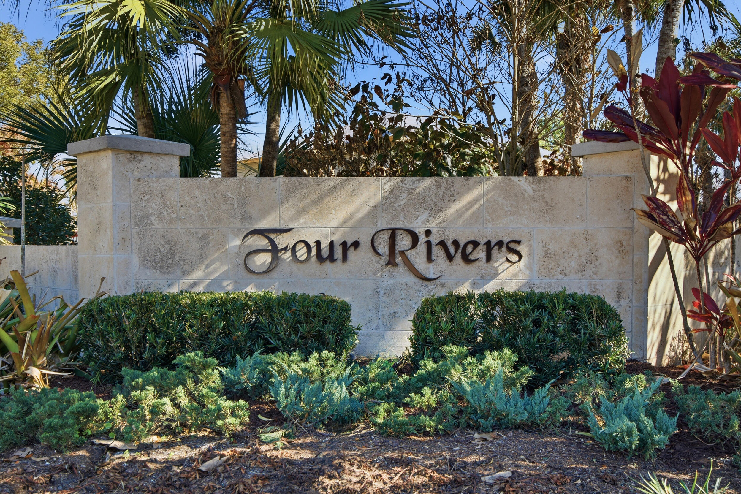Four Rivers - Land