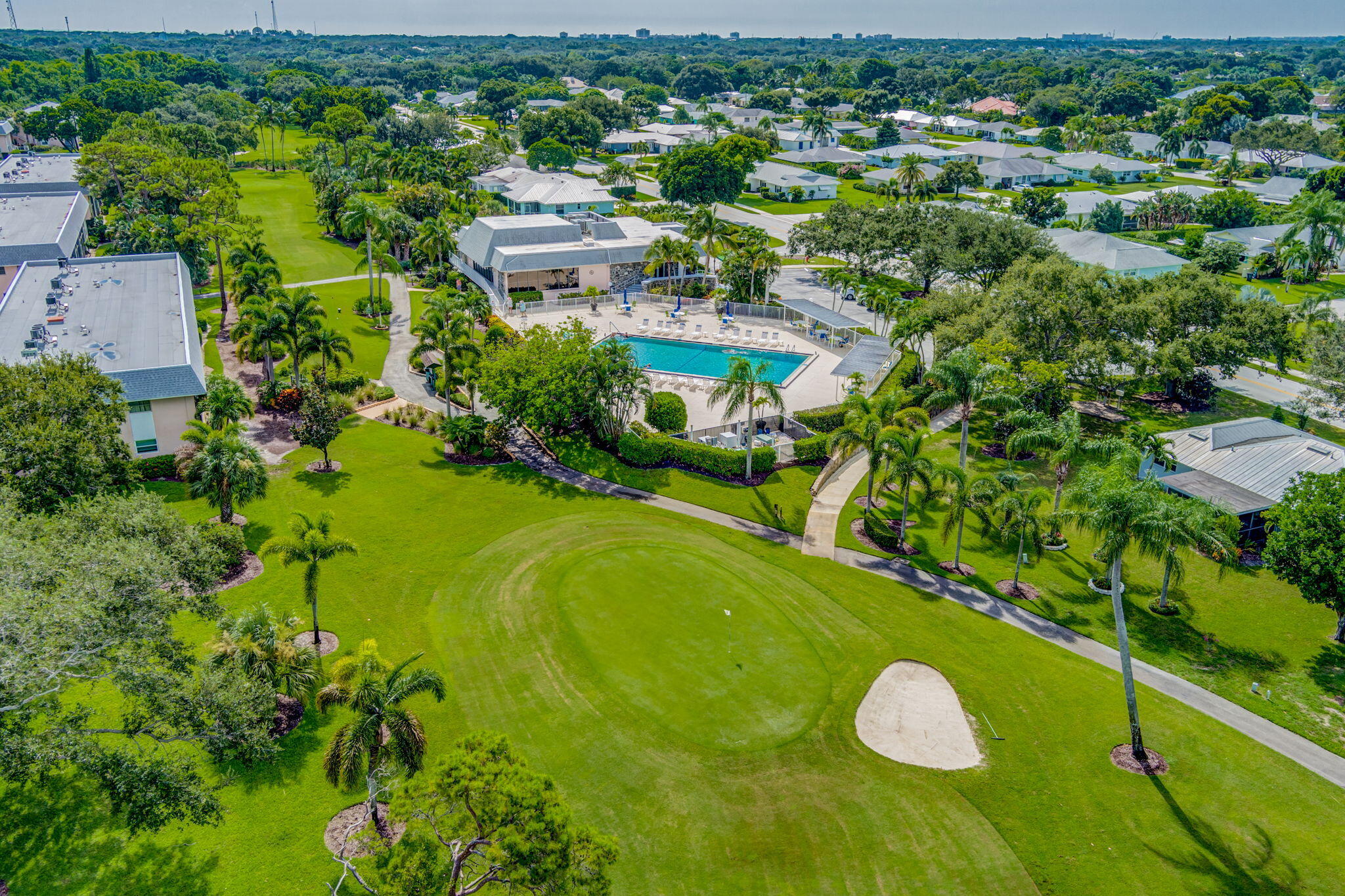 THE LITTLE CLUB CONDO - Residential