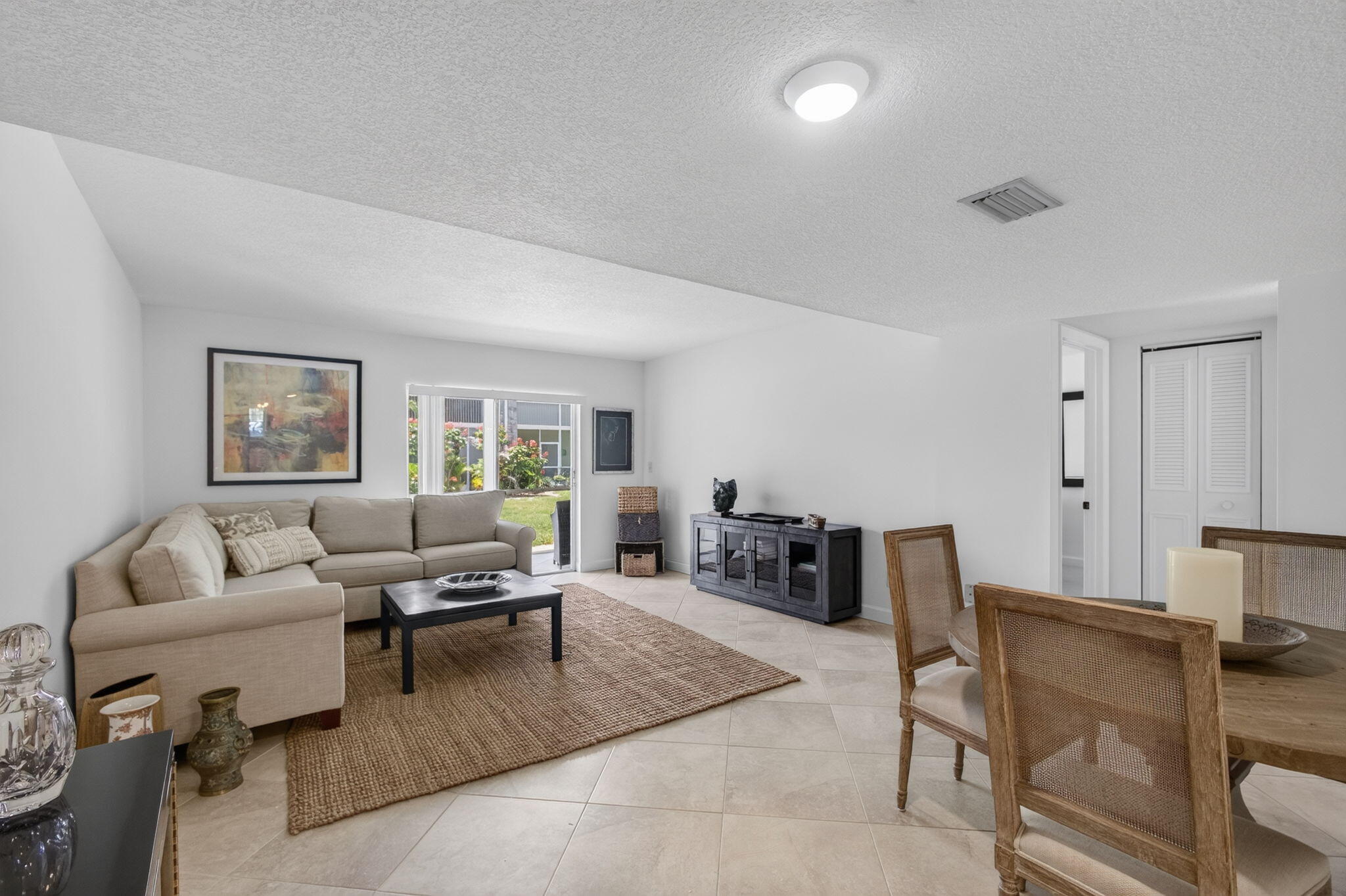 THE LITTLE CLUB CONDO - Residential