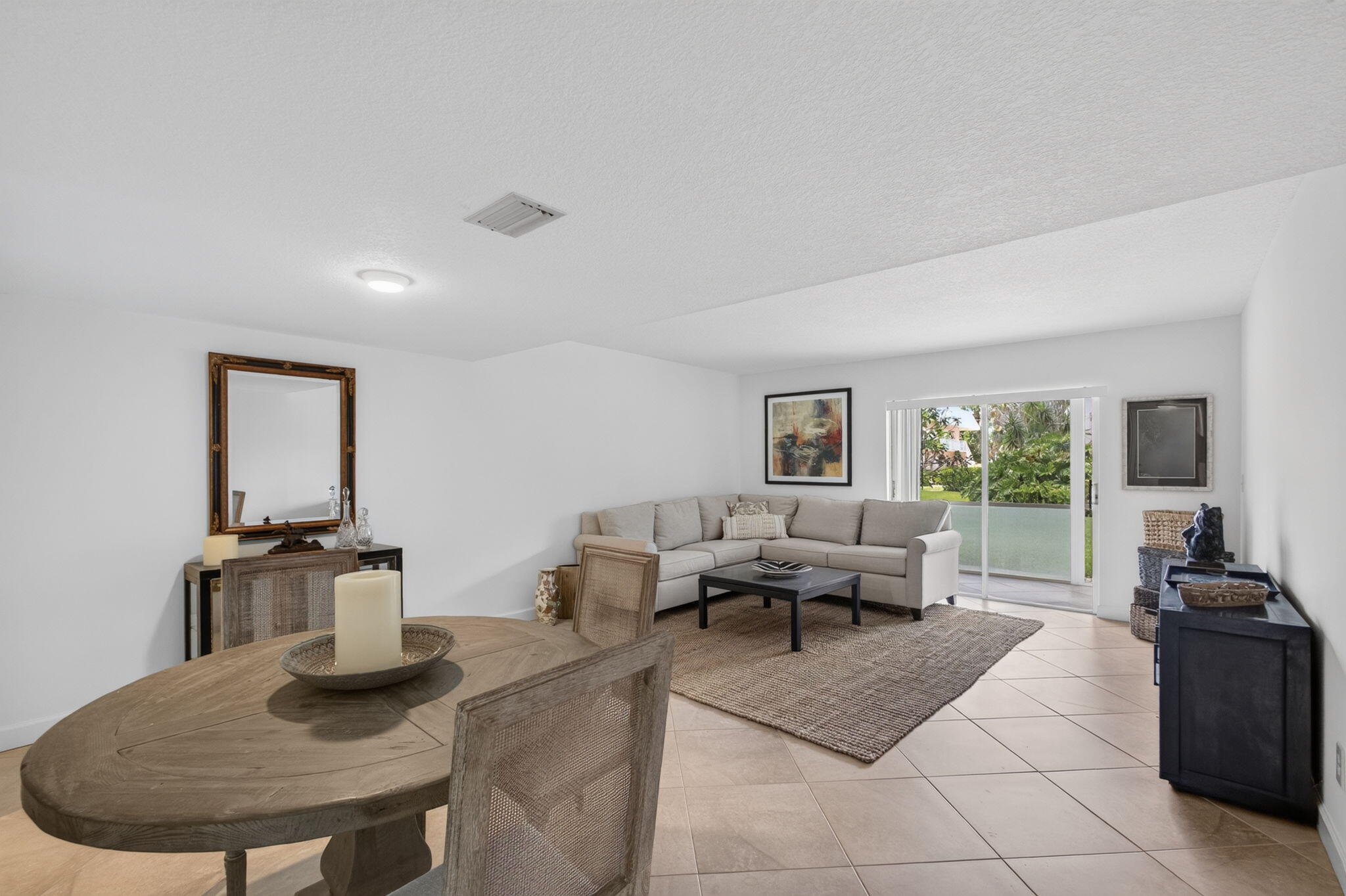 THE LITTLE CLUB CONDO - Residential